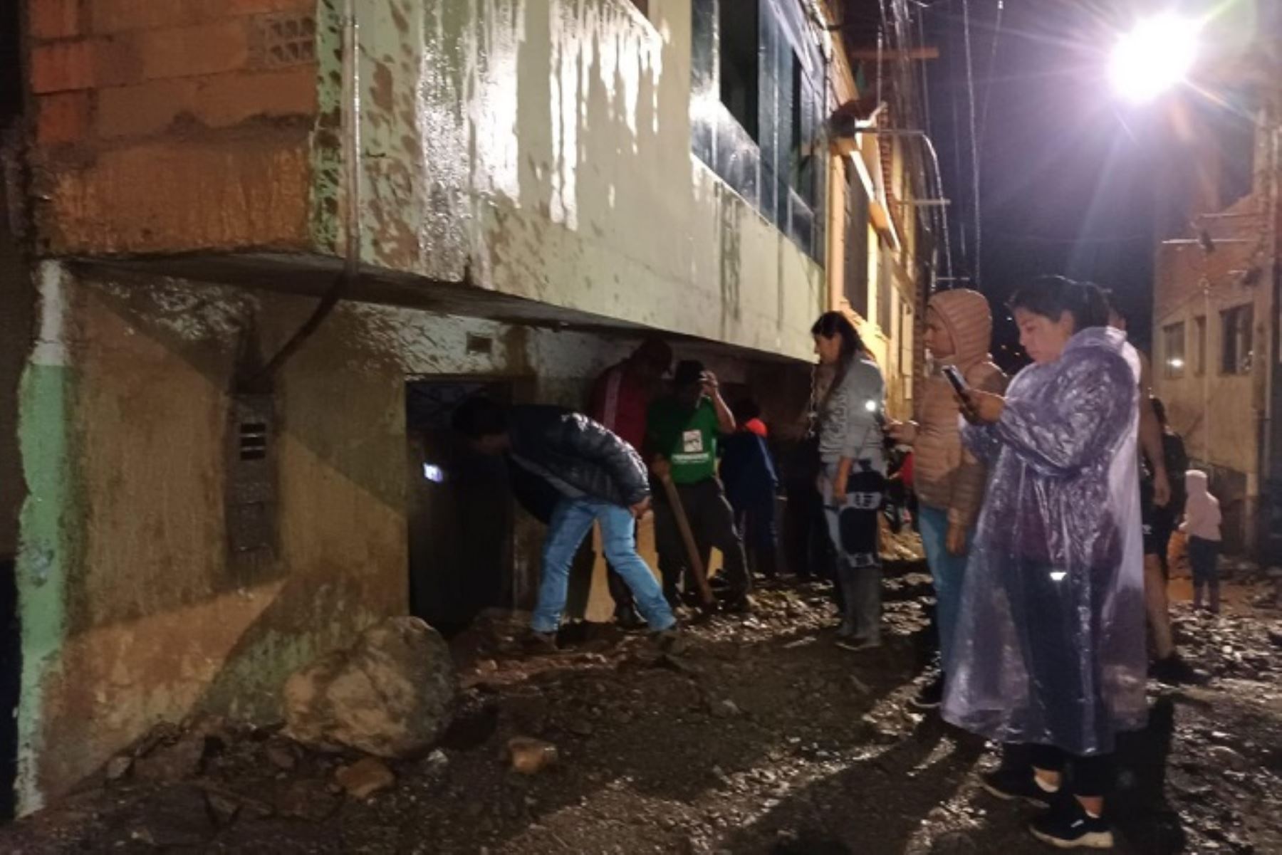 Se está a la espera de más ayuda con maquinaria pesada de otras municipalidades de Huánuco.