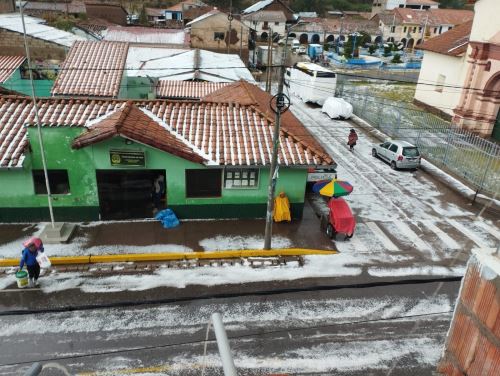 Varias viviendas del distrito de Quiquijana se vieron afectadas por la caída de una fuerte granizada. El evento causó daños también en diversas hectáreas de cultivo de ese distrito ubicado en la provincia cusqueña de Quispicanchi. ANDINA/Difusión