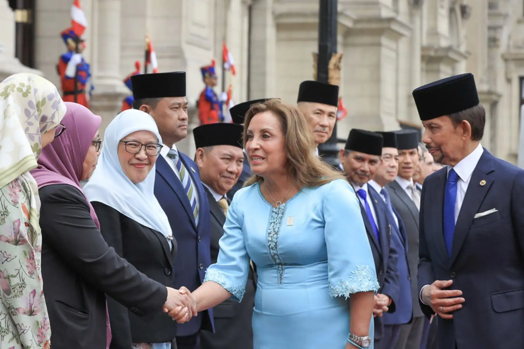La presidenta de la república, Dina Boluarte, recibió al sultán de Brunéi Darussalam, su majestad Haji Hassanal Bolkiah, quien visita el Perú en visita de Estado. Foto: ANDINA/Prensa Presidencia
