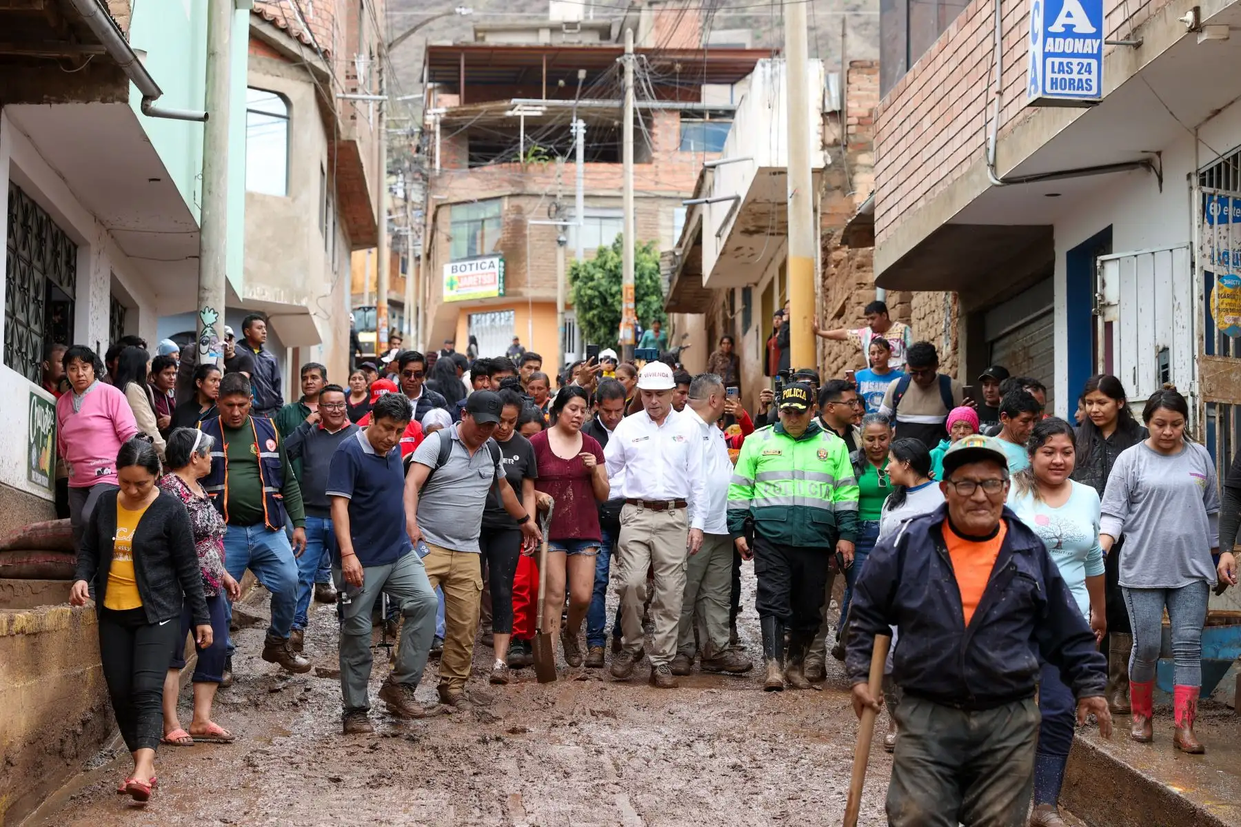MINISTRO WHITTEMBURY SUPERVISÓ EMERGENCIA EN HUÁNUCO. Foto: ANDINA/Ministerio de Vivienda