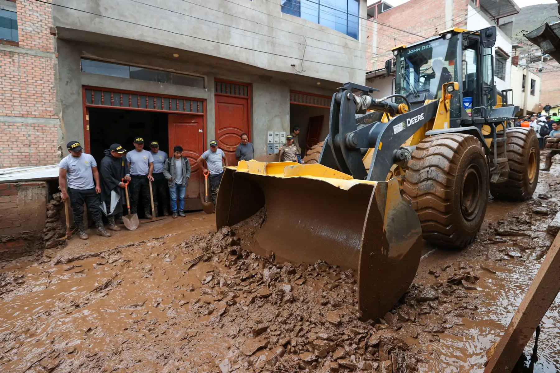 MINISTRO WHITTEMBURY SUPERVISÓ EMERGENCIA EN HUÁNUCO. Foto: ANDINA/Ministerio de Vivienda