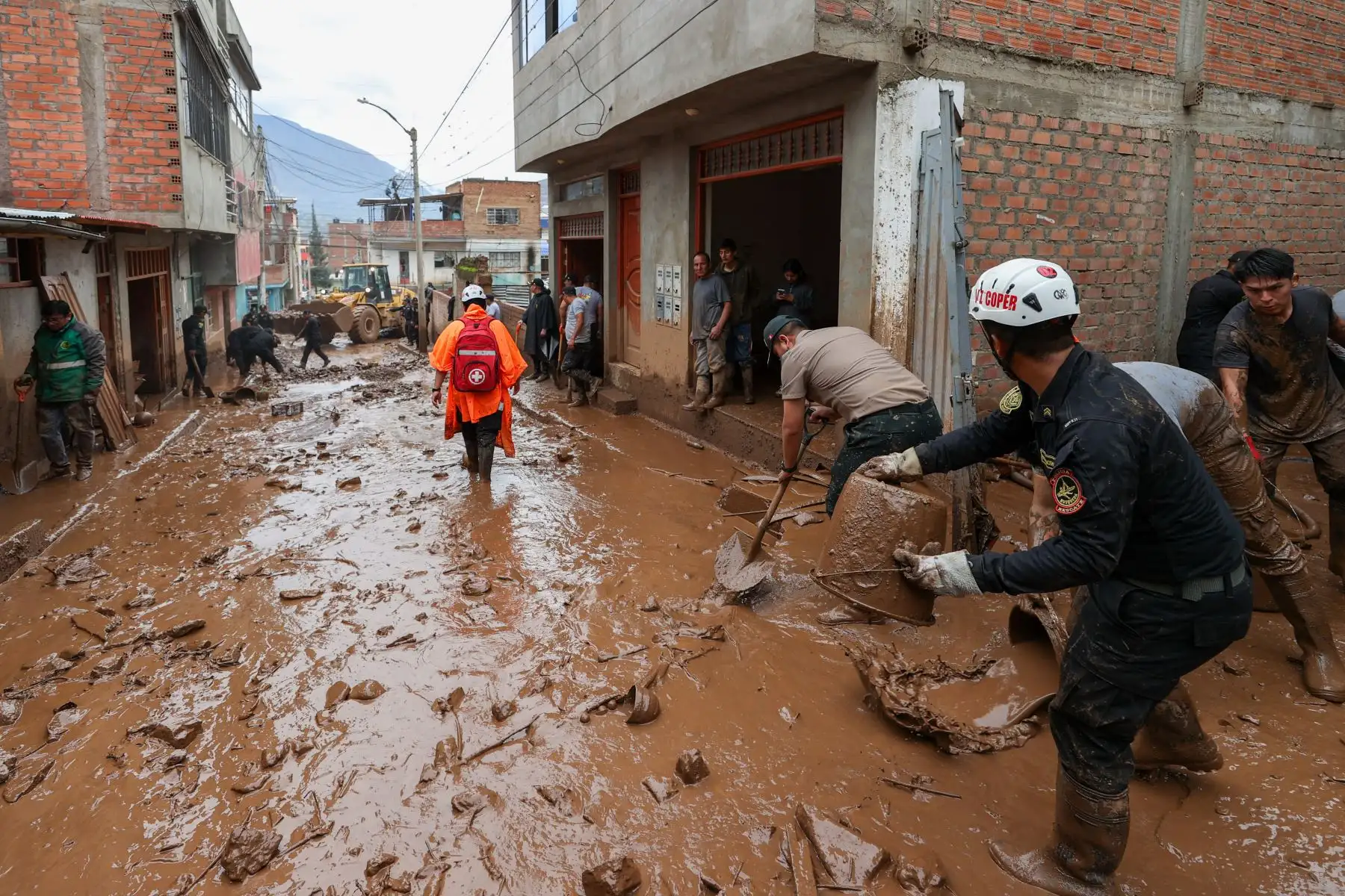 MINISTRO WHITTEMBURY SUPERVISÓ EMERGENCIA EN HUÁNUCO. Foto: ANDINA/Ministerio de Vivienda