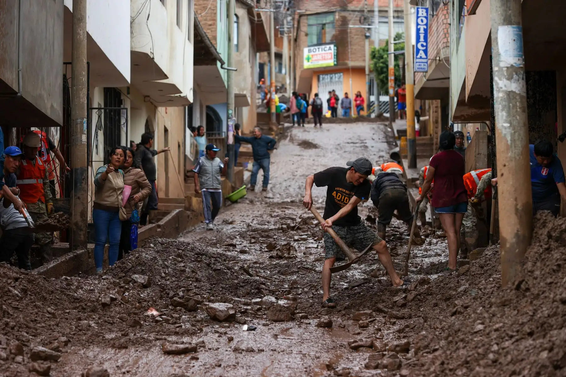 MINISTRO WHITTEMBURY SUPERVISÓ EMERGENCIA EN HUÁNUCO. Foto: ANDINA/Ministerio de Vivienda