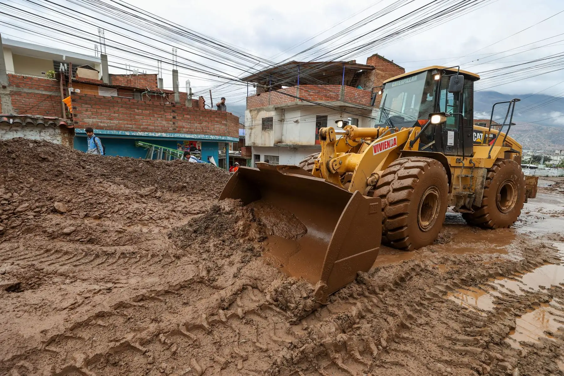 MINISTRO WHITTEMBURY SUPERVISÓ EMERGENCIA EN HUÁNUCO. Foto: ANDINA/Ministerio de Vivienda