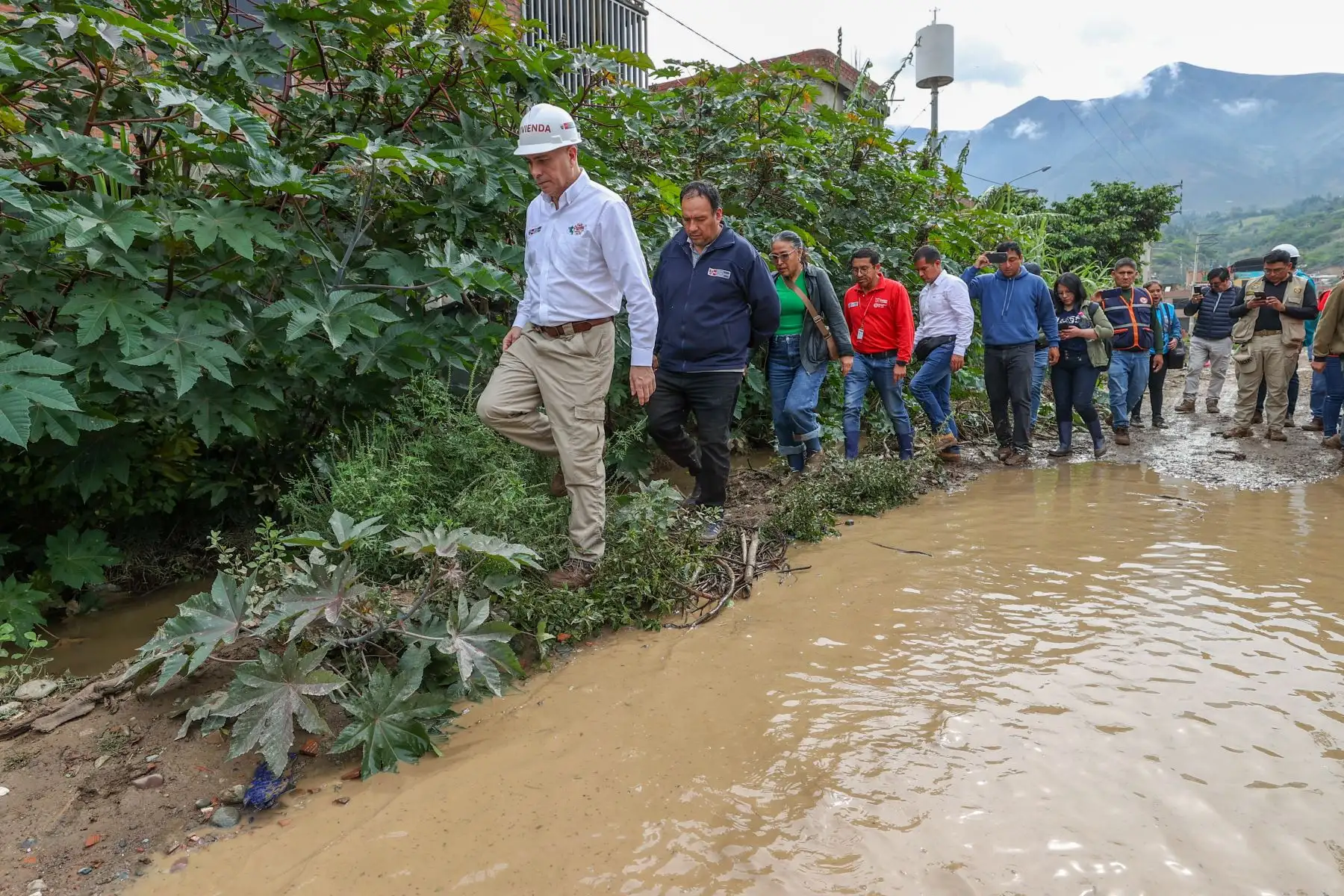 MINISTRO WHITTEMBURY SUPERVISÓ EMERGENCIA EN HUÁNUCO. Foto: ANDINA/Ministerio de Vivienda