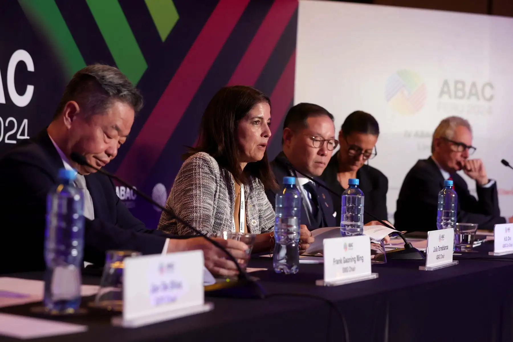 Conferencia de prensa del Consejo Consultivo Empresarial de APEC 2024. Jan Da Silva, Frank Ning, Julia Torreblanca y Hyun-sang Cho, Rachel Tauleilei y Tom Harley. Foto: ANDINA/Melina Mejía