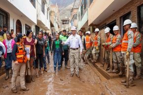 El ministro Durich Whittembury anunció la entrega del Bono de Arrendamiento de Vivienda para Emergencias a familias que resulten con viviendas colapsadas o inhabitables producto de los huaicos y deslizamientos.