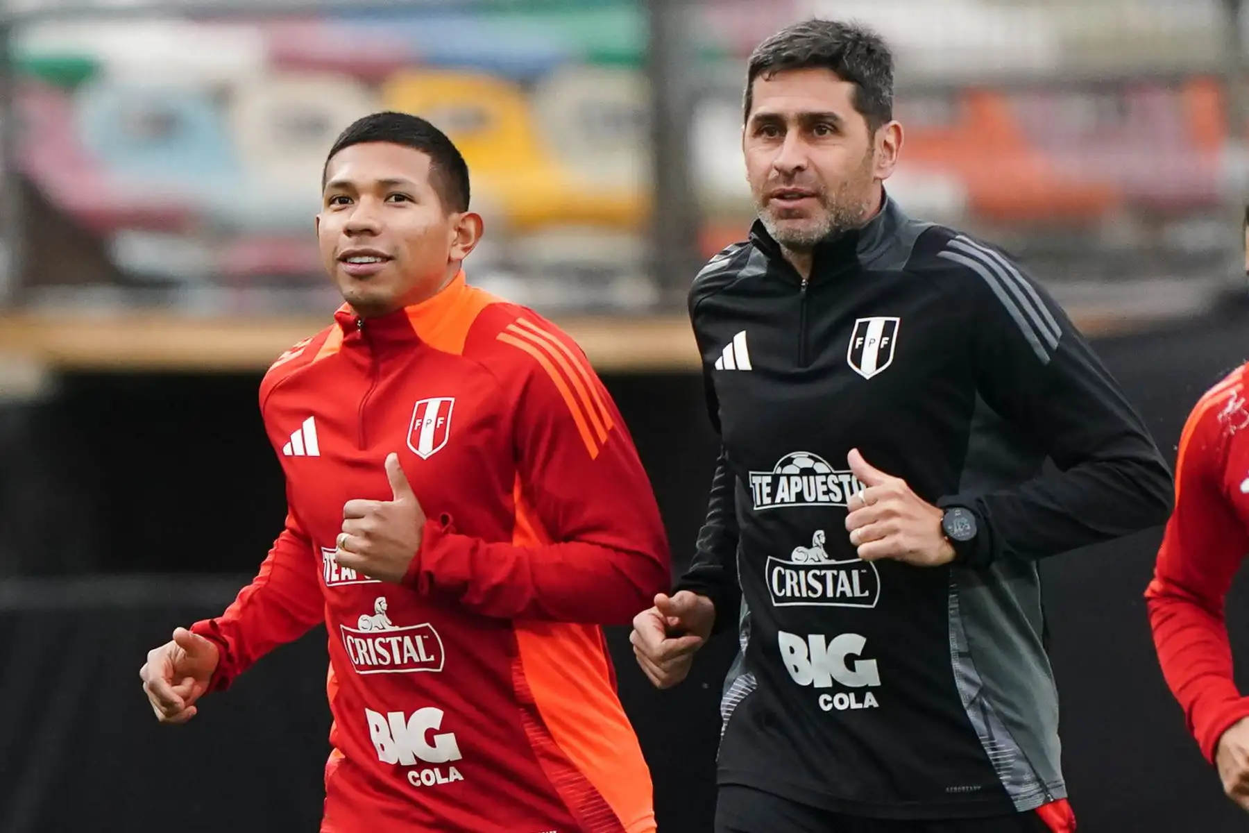 La salida de estos futbolistas se une a la del mediocampista Williams Alarcón del argentino Huracán, quien había salido de la nómina en días previos. Foto: ANDINA/FPF