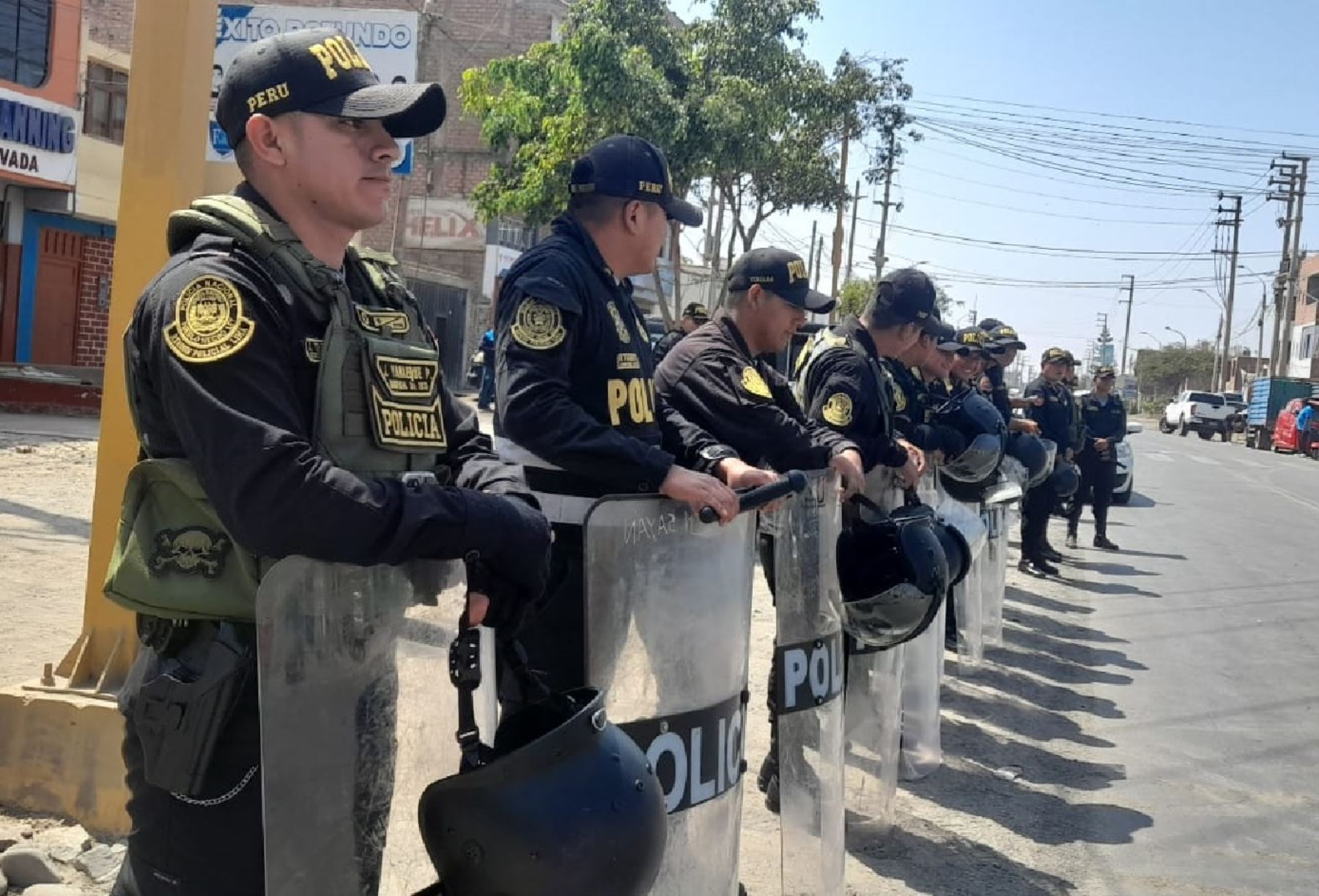 La Policía Nacional redobló la seguridad en la carretera Panamericana Norte, a la altura de la provincia de Huaura y en el ingreso a la ciudad de Huacho para evitar bloqueos. Foto: Jhaan Reyes