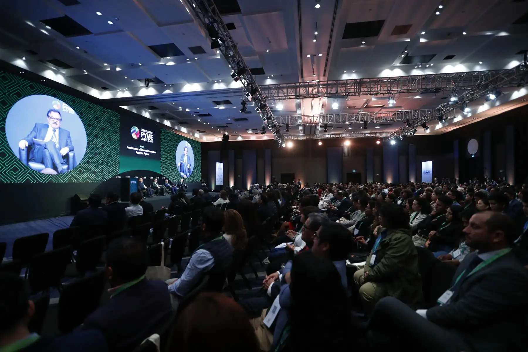 En el Westin Lima Hotel de San Isidro se realizó la XVII Cumbre Pyme APEC 2024, organizada por ComexPerú, a la que asistió la ministra de Comercio Exterior y Turismo, Desilú León, el ministro de la Producción, Sergio González, y el presidente de ComexPerú, Alonso Rey, entre otros invitados. Foto: ANDINA/Daniel Bracamonte