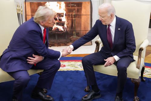 Biden recibe a Trump en Washington que regresa triunfal a la Oficina Oval de la Casa Blanca