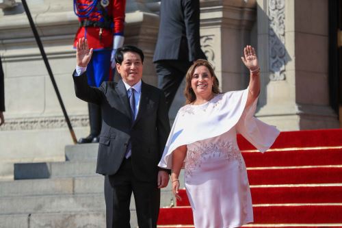 La presidenta de la república, Dina Ercilia Boluarte Zegarra, recibe al presidente de Vietnam, Luong Cuong, en Palacio de Gobierno. Foto: ANDINA/Prensa Presidencia