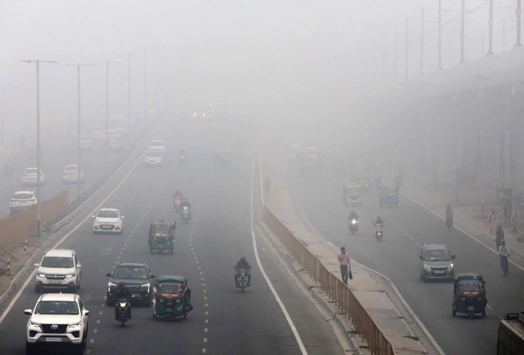 Densa niebla tóxica provoca cancelación de vuelos en Nueva Delhi. Foto: ANDINA/Difusión