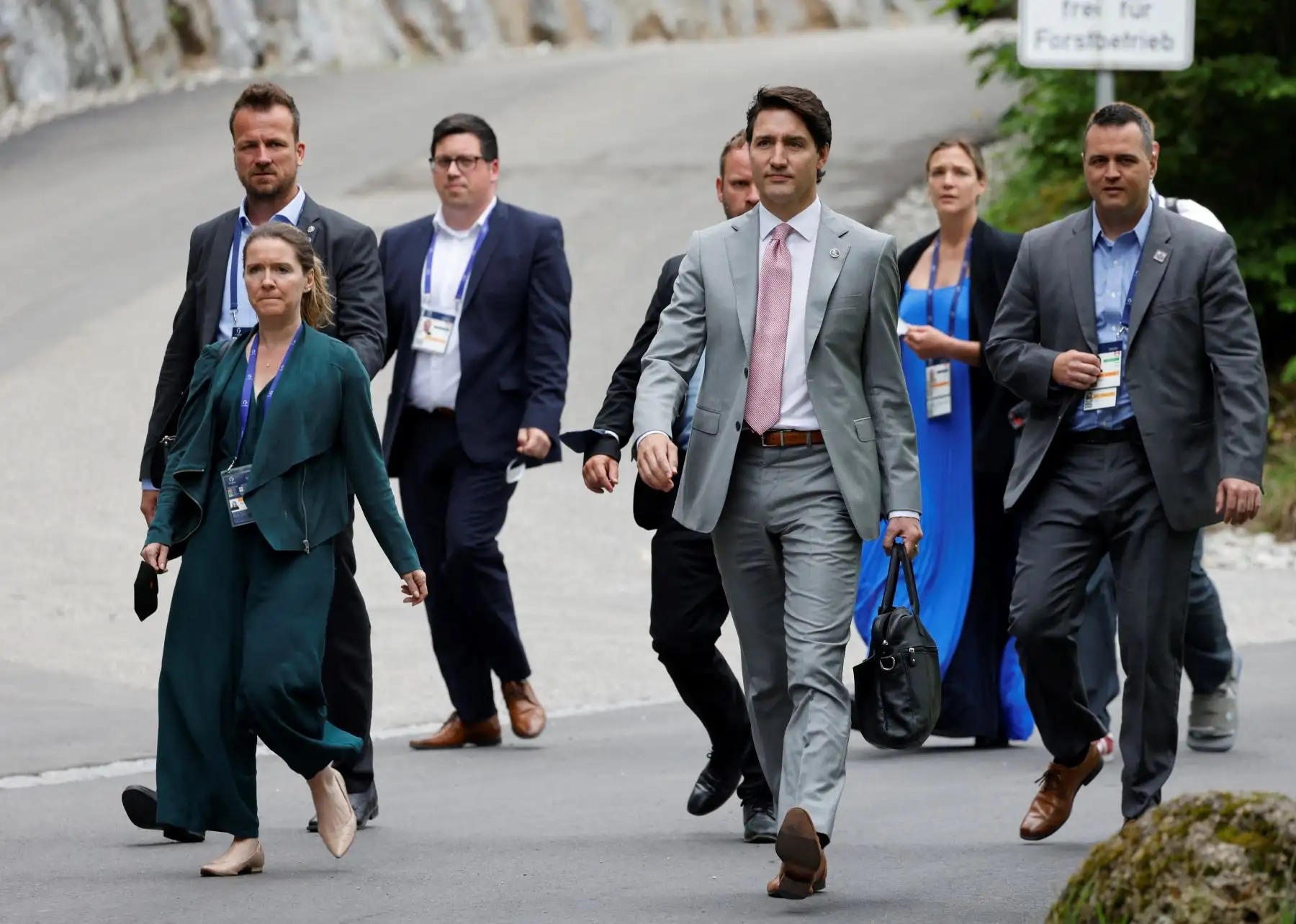 El primer ministro de Canadá, Justin Trudeau, llega a una conferencia de prensa durante la Cumbre del G7 en el castillo de Elmau, en el sur de Alemania, el 28 de junio de 2022. AFP
