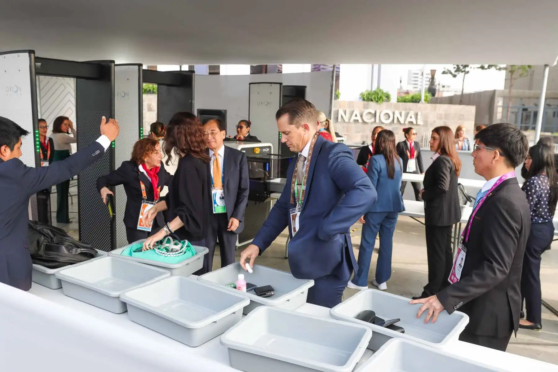 Refuerzan medidas de seguridad en el Centro Internacional de Prensa APEC para garantizar la seguridad de los líderes y delegados participantes. Foto: ANDINA/ Lino Chipana