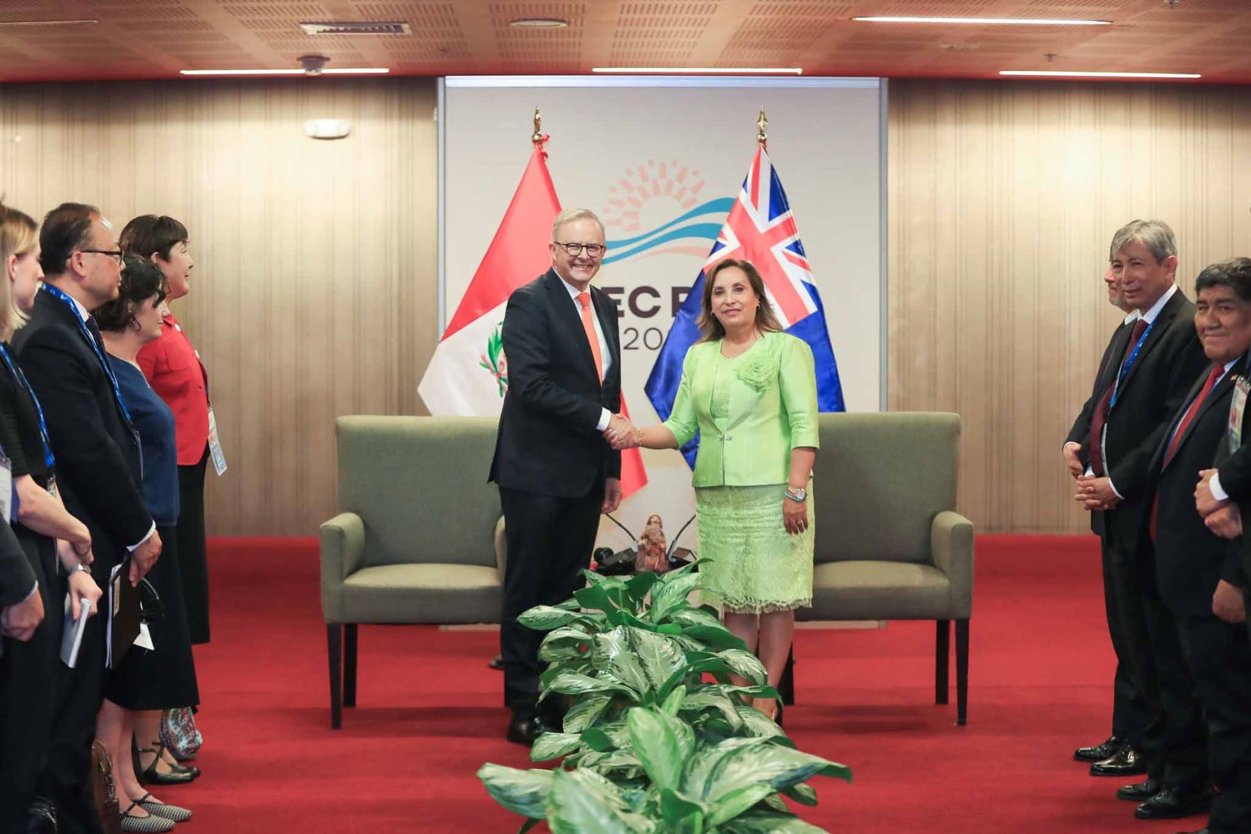 Encuentro bilateral entre la presidenta de la República, Dina Boluarte, y el primer ministro de Australia, Anthony Albanese, en el marco de la Cumbre de Líderes APEC PERÚ 2024. Foto: ANDINA/ Prensa Presidencia