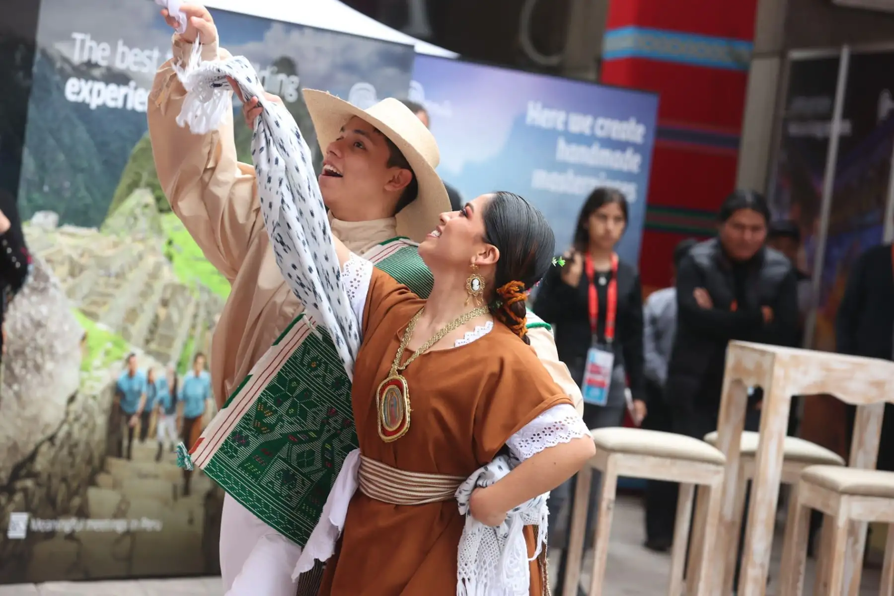 Locaciones y stands ubicados dentro del Museo de la Nación muestran la cultura peruana a los visitantes a través de su historia, arte y cultura en el marco de APEC 2024.

Foto: ANDINA/Juan Carlos Guzmán Negrini