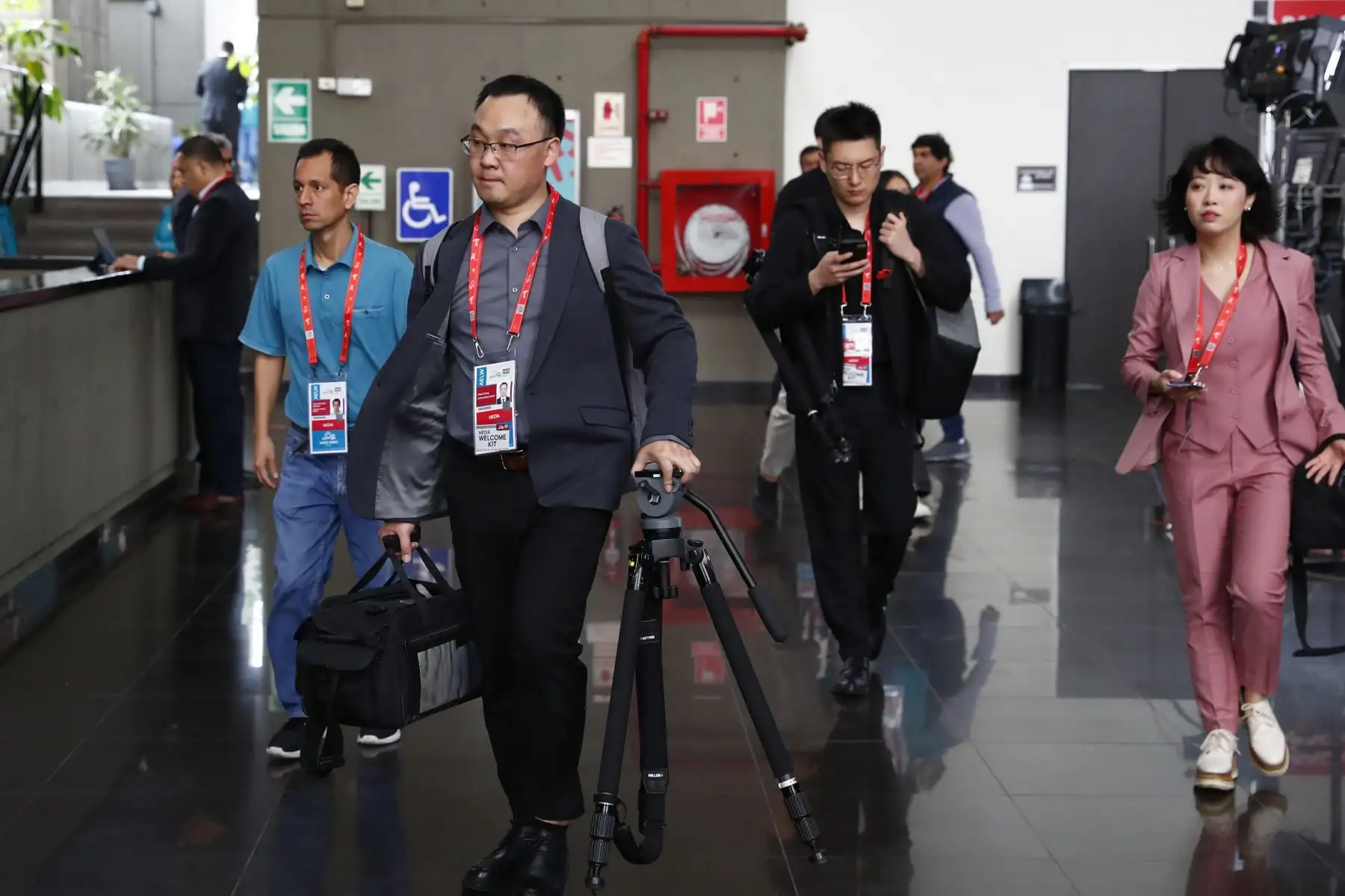 Desde el Centro Internacional de Prensa del Ministerio de Cultura, periodistas extranjeros se encuentran a la espera de cubrir todas las incidencias del Foro de Cooperación Económica Asia-Pacífico APEC Perú 2024, que se realiza en Lima hasta el 16 de noviembre. Foto: ANDINA/Daniel Bracamonte