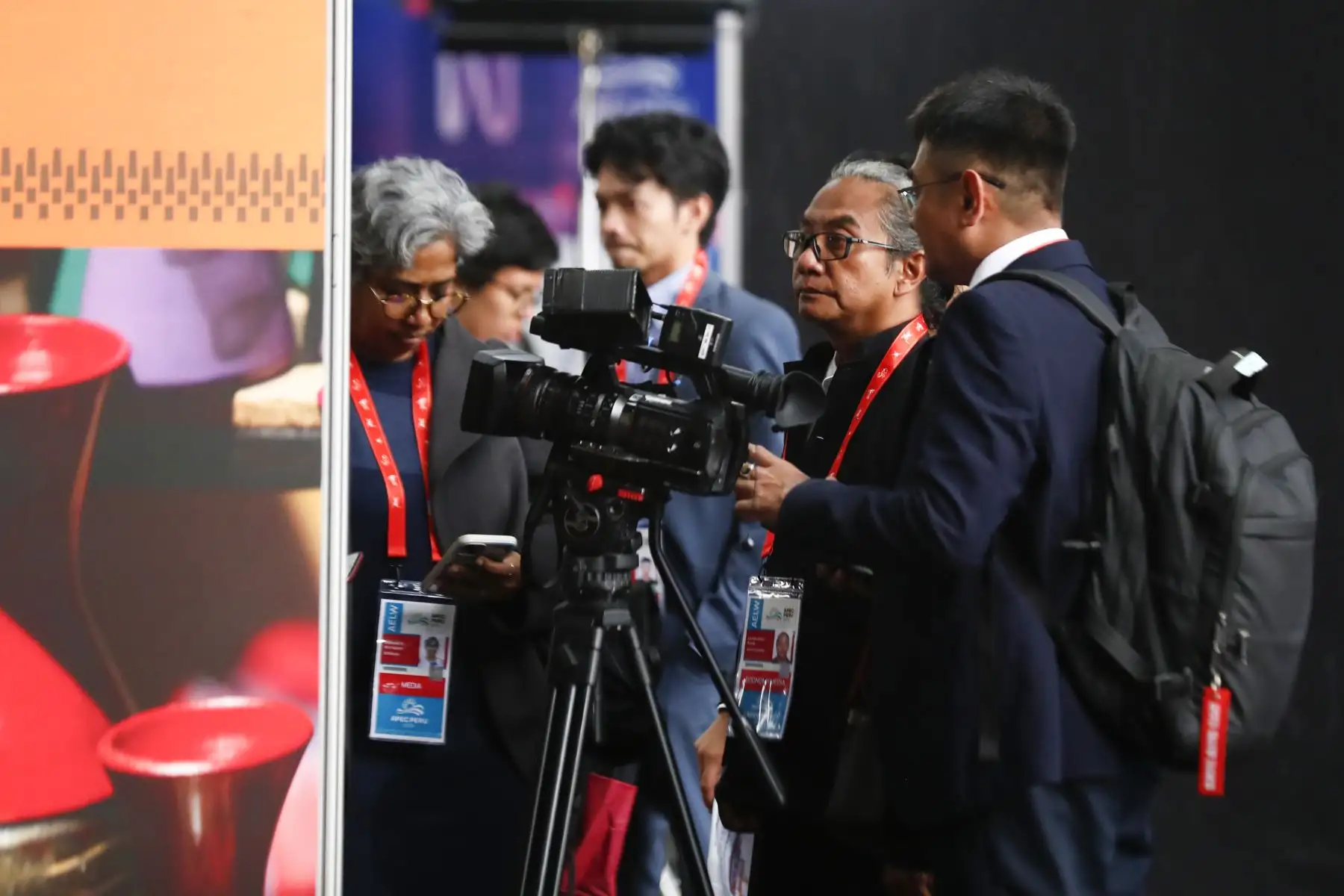 Desde el Centro Internacional de Prensa del Ministerio de Cultura, periodistas extranjeros se encuentran a la espera de cubrir todas las incidencias del Foro de Cooperación Económica Asia-Pacífico APEC Perú 2024, que se realiza en Lima hasta el 16 de noviembre. Foto: ANDINA/Daniel Bracamonte