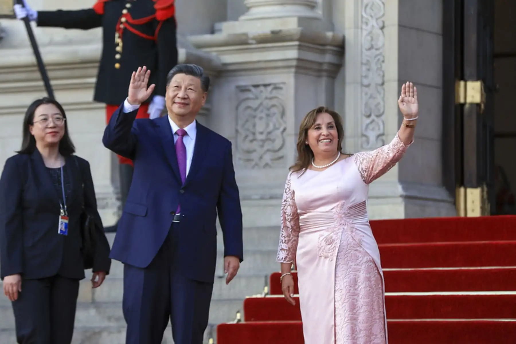 La presidenta de la república, Dina Ercilia Boluarte Zegarra, recibe al presidente de la República Popular China, Xi Jinping, tras la reciente visita de la presidenta Dina Boluarte a dicho país. El mandatario de China participará en las actividades oficiales de su visita de Estado y en la Semana de Líderes Económicos de APEC Perú 2024. Foto: ANDINA/Prensa Presidencia