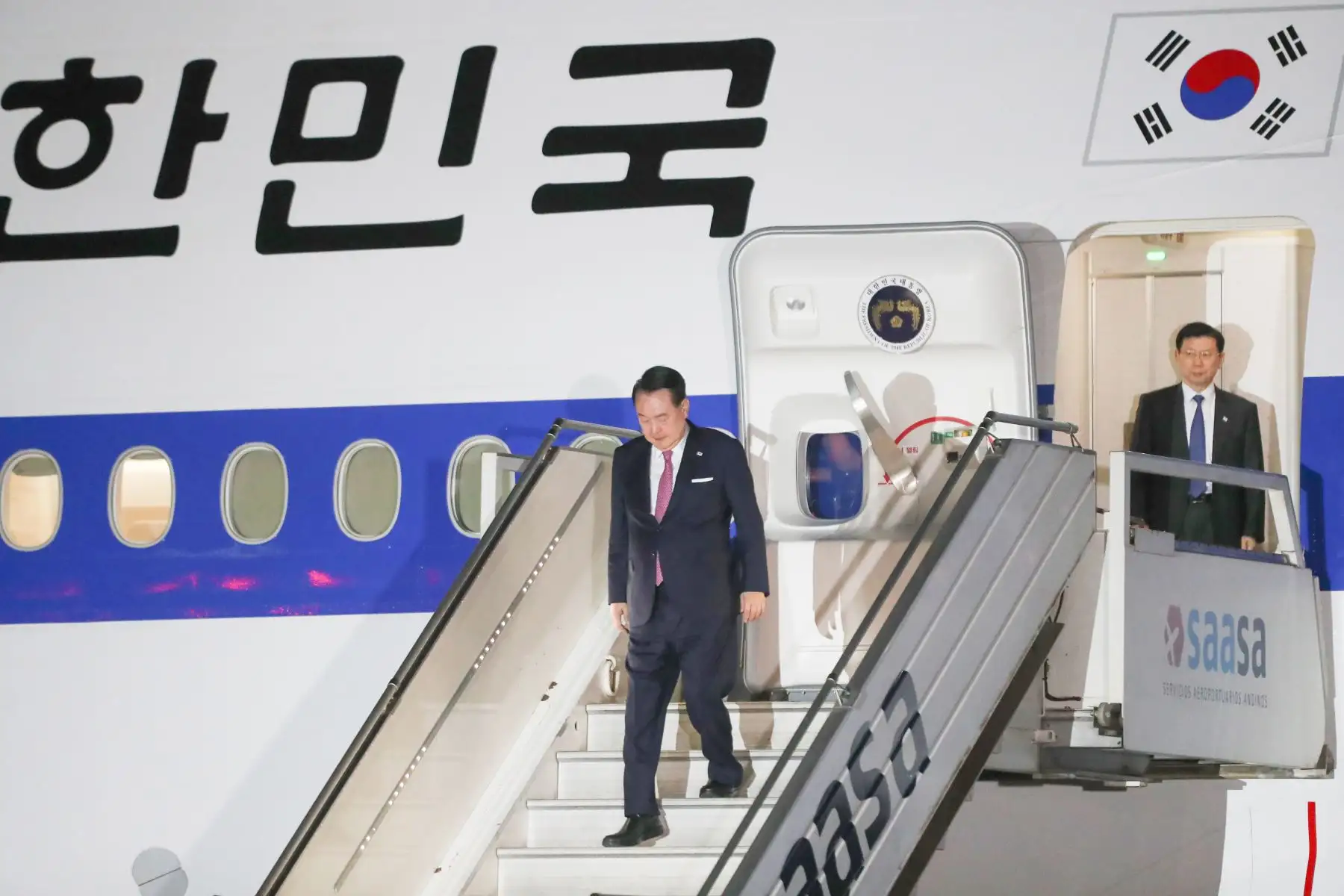 El presidente de Corea del Sur, Yoon Suk Yeol, llega a Perú para asistir a la cumbre del Foro de Cooperación Económica Asia-Pacífico (APEC).  
Foto: ANDINA / Lino Chipana.