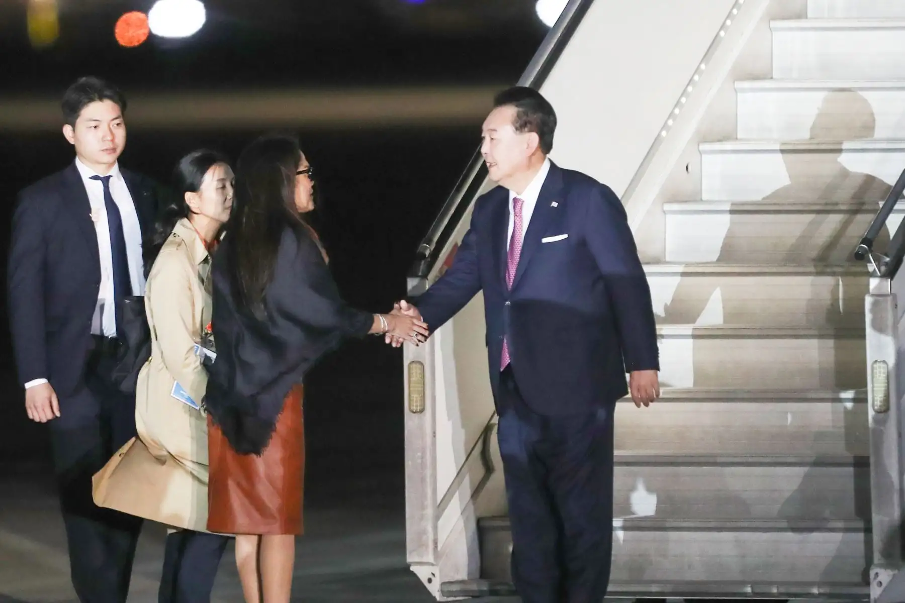 El presidente de Corea del Sur, Yoon Suk Yeol, llega a Perú para asistir a la cumbre del Foro de Cooperación Económica Asia-Pacífico (APEC).  
Foto: ANDINA / Lino Chipana.