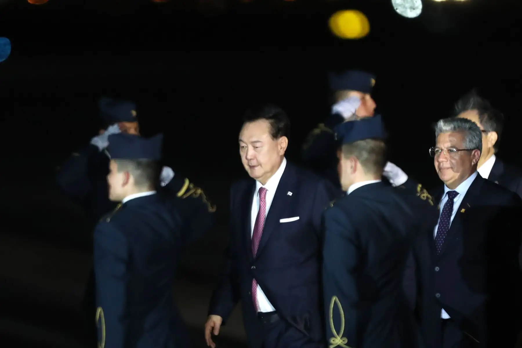 El presidente de Corea del Sur, Yoon Suk Yeol, llega a Perú para asistir a la cumbre del Foro de Cooperación Económica Asia-Pacífico (APEC).  
Foto: ANDINA / Lino Chipana