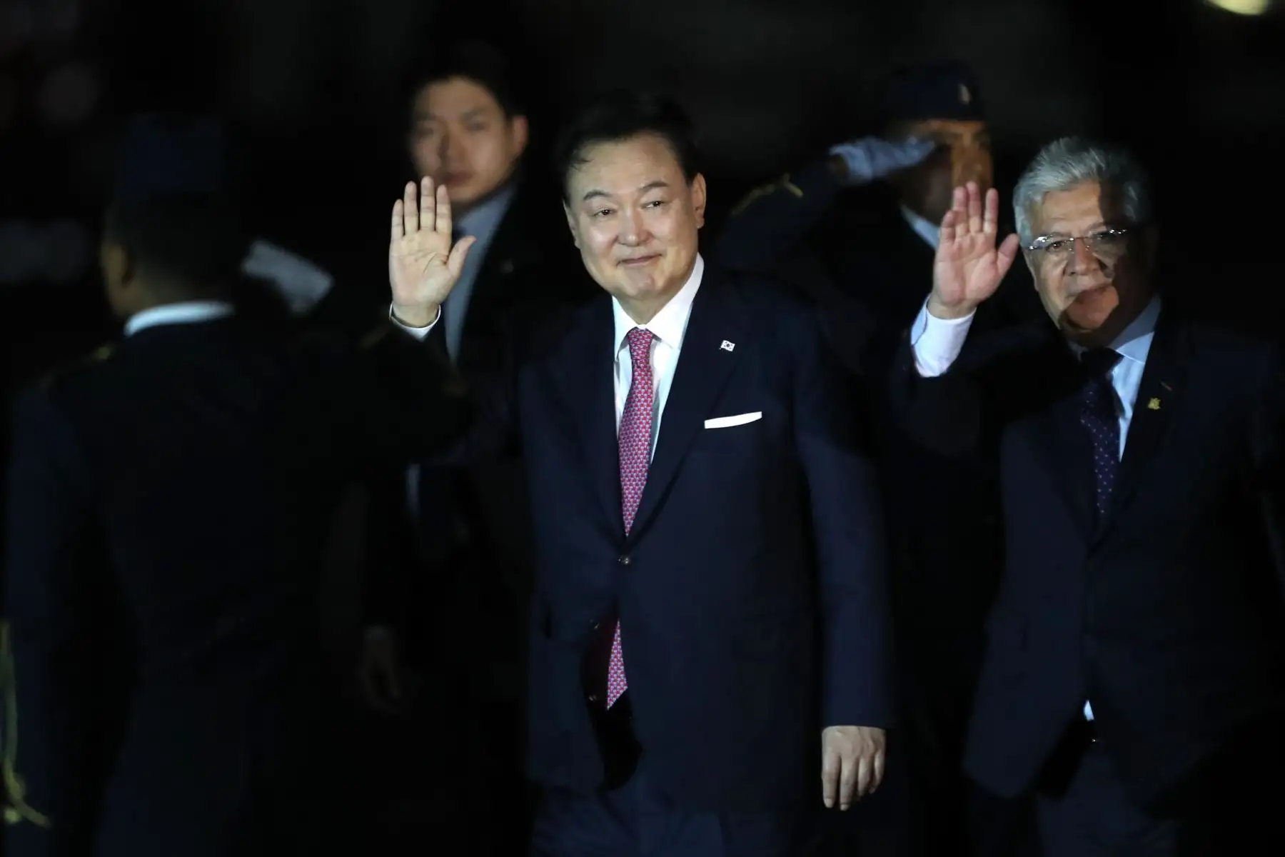 El presidente de Corea del Sur, Yoon Suk Yeol, llega a Perú para asistir a la cumbre del Foro de Cooperación Económica Asia-Pacífico (APEC).  
Foto: ANDINA / Lino Chipana