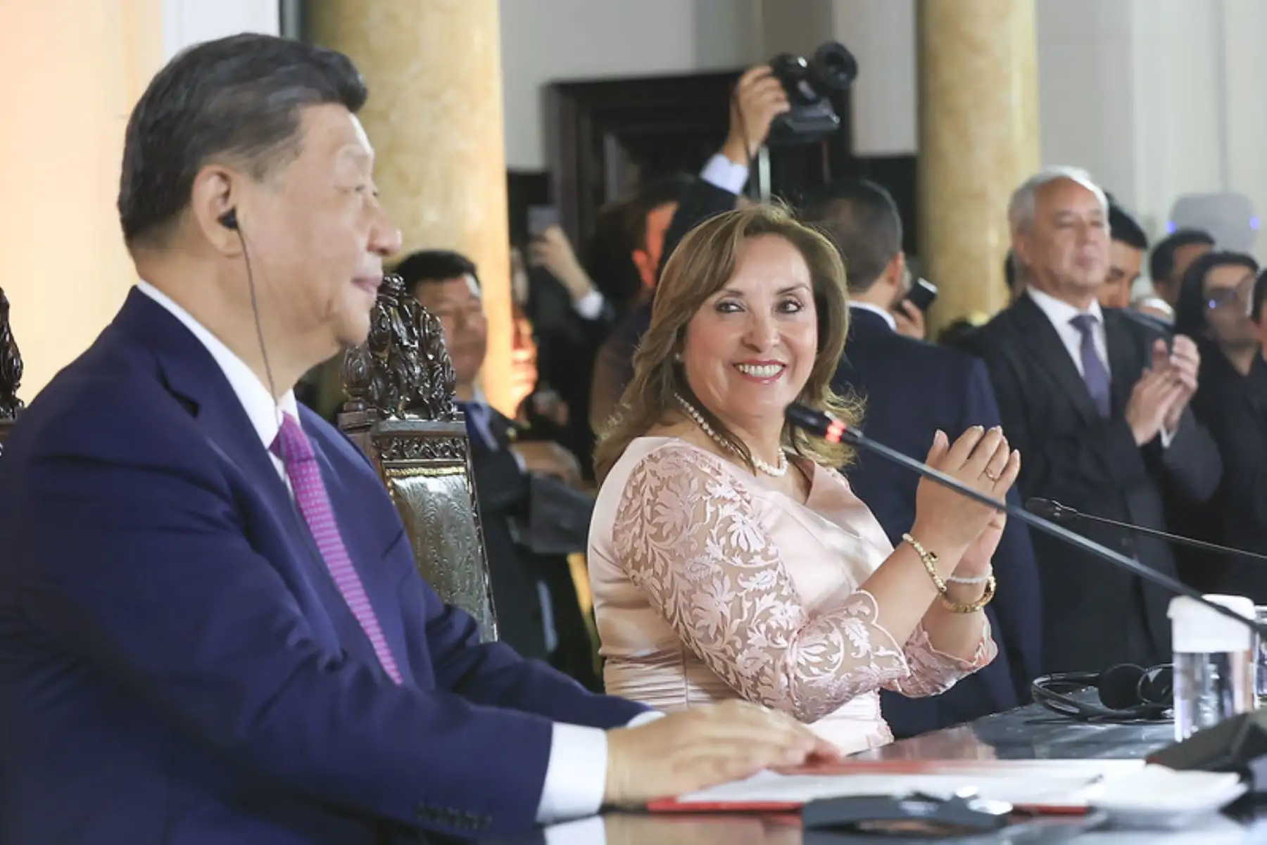 La presidenta de la república, Dina Boluarte, y su homólogo de la República Popular China, Xi Jinping, participan de la inauguración del Terminal Portuario Multipropósito de Chancay, ubicado unos 80 kilómetros al norte de Lima y construido por la empresa estatal china Cosco Shipping. Foto: ANDINA/ Prensa Presidencia