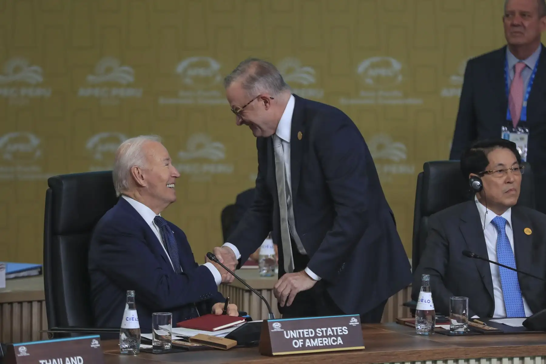 Las tres prioridades establecidas para este 2024 son esenciales para cumplir con los objetivos de APEC: para mejorar la eficacia de la cooperación económica y avanzar hacia un crecimiento sólido, equilibrado, sostenible e inclusivo", señaló la presidenta de la república, Dina Ercilia Boluarte Zegarra, en la inauguración del diálogo informal de líderes económicos APEC 2024.  Foto: ANDINA/Prensa Presidencia