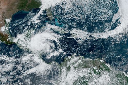 Honduras en emergencia nacional por lluvias que está causando la tormenta tropical Sara