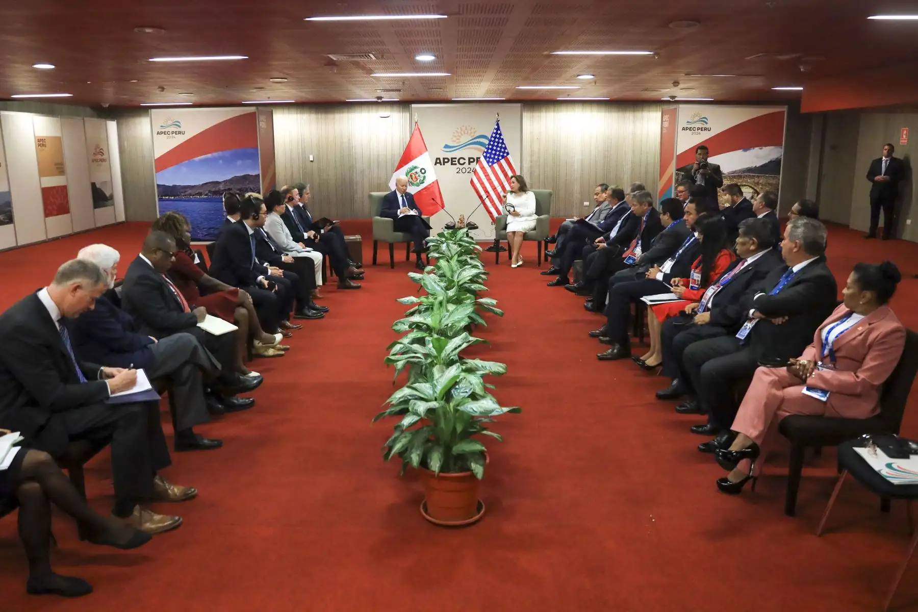 Presidenta Dina Boluarte se reúne con el mandatario de Estados Unidos, Joe Biden. Foto: ANDINA/Prensa Presidencia