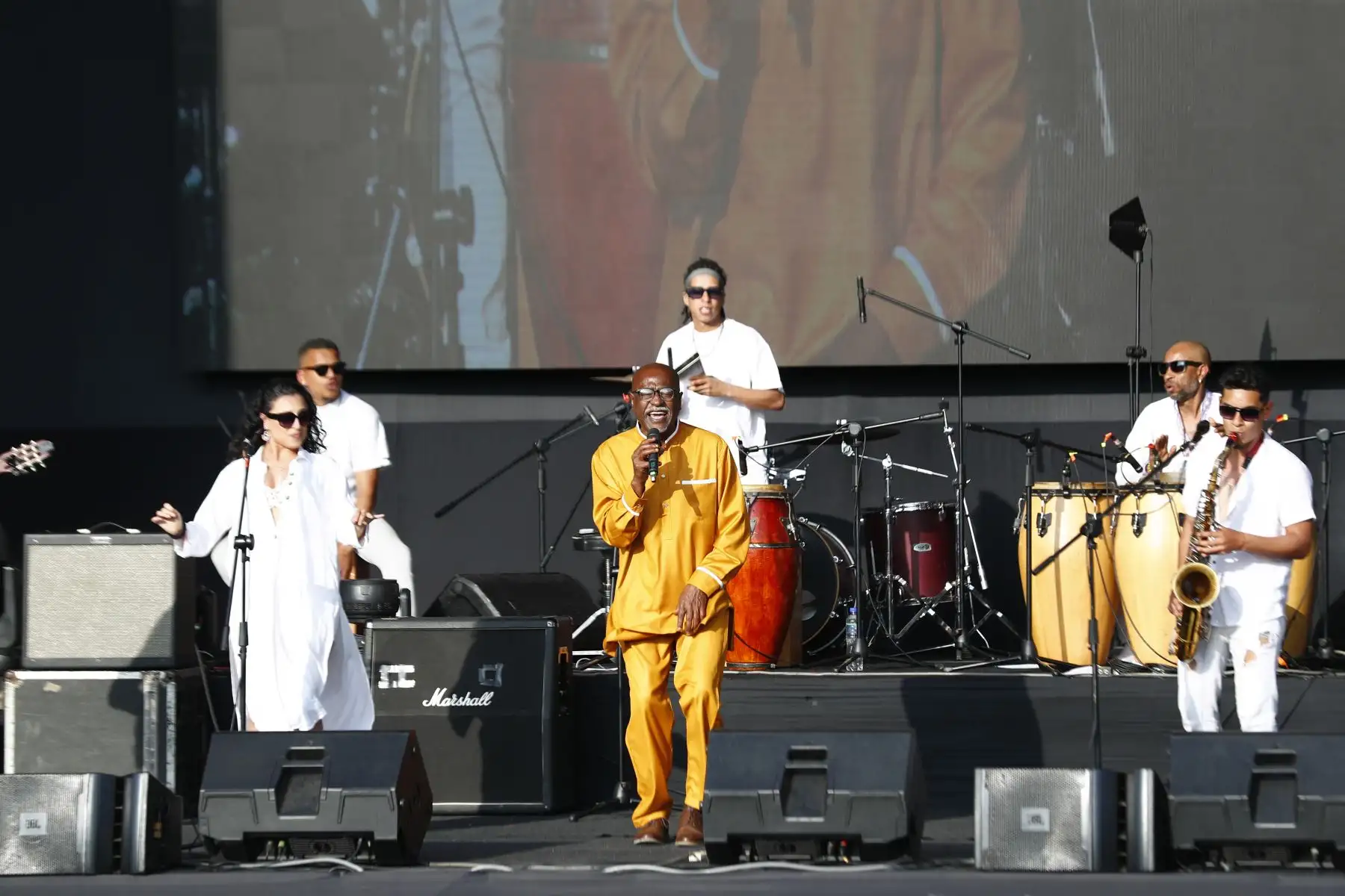 En el marco del Foro de Cooperación Económica Asia-Pacífico APEC Perú 2024, se realizó en el Estadio Municipal Carlos Moscoso de Surquillo el Afuera Fest Intercultural, un festival musical en el que se presentaron destacados artistas peruanos como Eva Ayllón, la banda de rock Uchpa y Marco Campos con su Rumba Afroperuana. Foto: ANDINA/Daniel Bracamonte