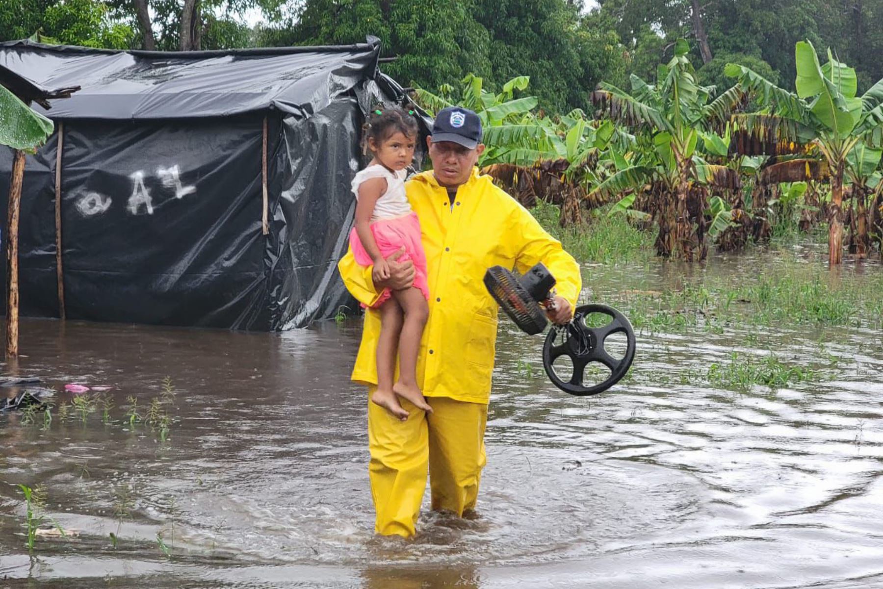 Azote de la tormenta tropical Sara en el país centroamericano Nicaragua Foto: INTERNET/Medios