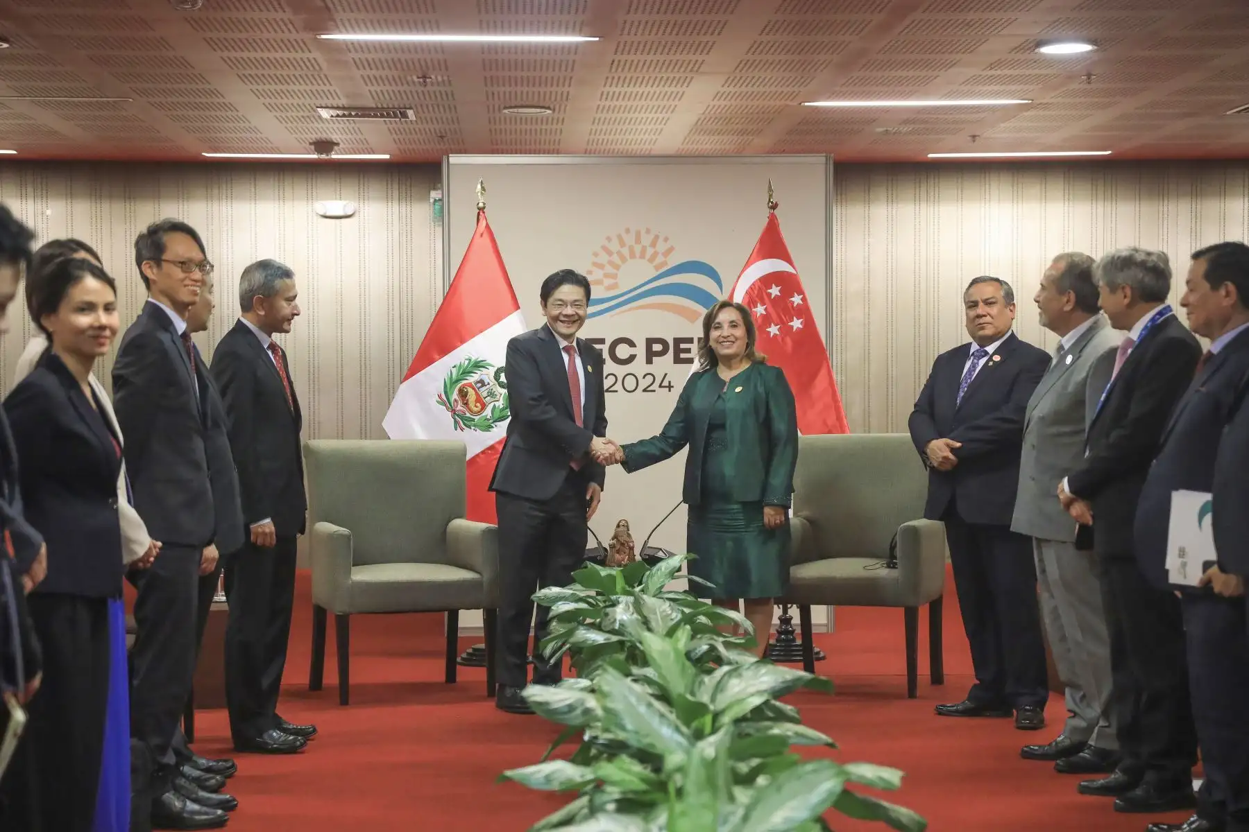 Encuentro bilateral con el Primer Ministro de Singapur, Lawrence Wong, en el marco de la Cumbre de Líderes APEC PERÚ 2024. Foto: ANDINA/Prensa Presidencia