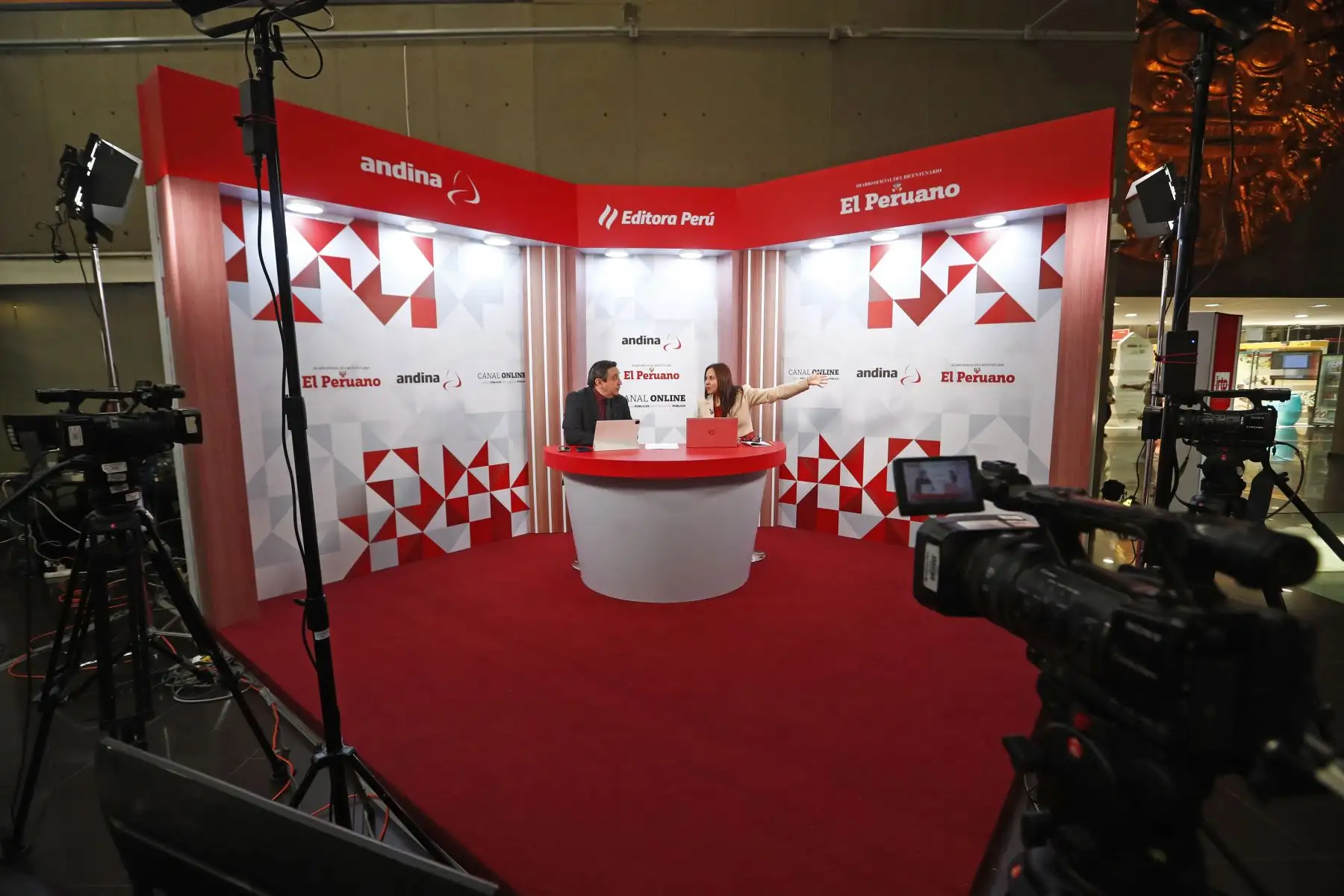 Periodistas de la Agencia de Noticias Andina y del Diario El Peruano realizaron una cobertura extraordinaria de todos los pormenores del Foro de Cooperación Económica Asia-Pacífico APEC Perú 2024, realizado en Lima. Foto: ANDINA/Daniel Bracamonte