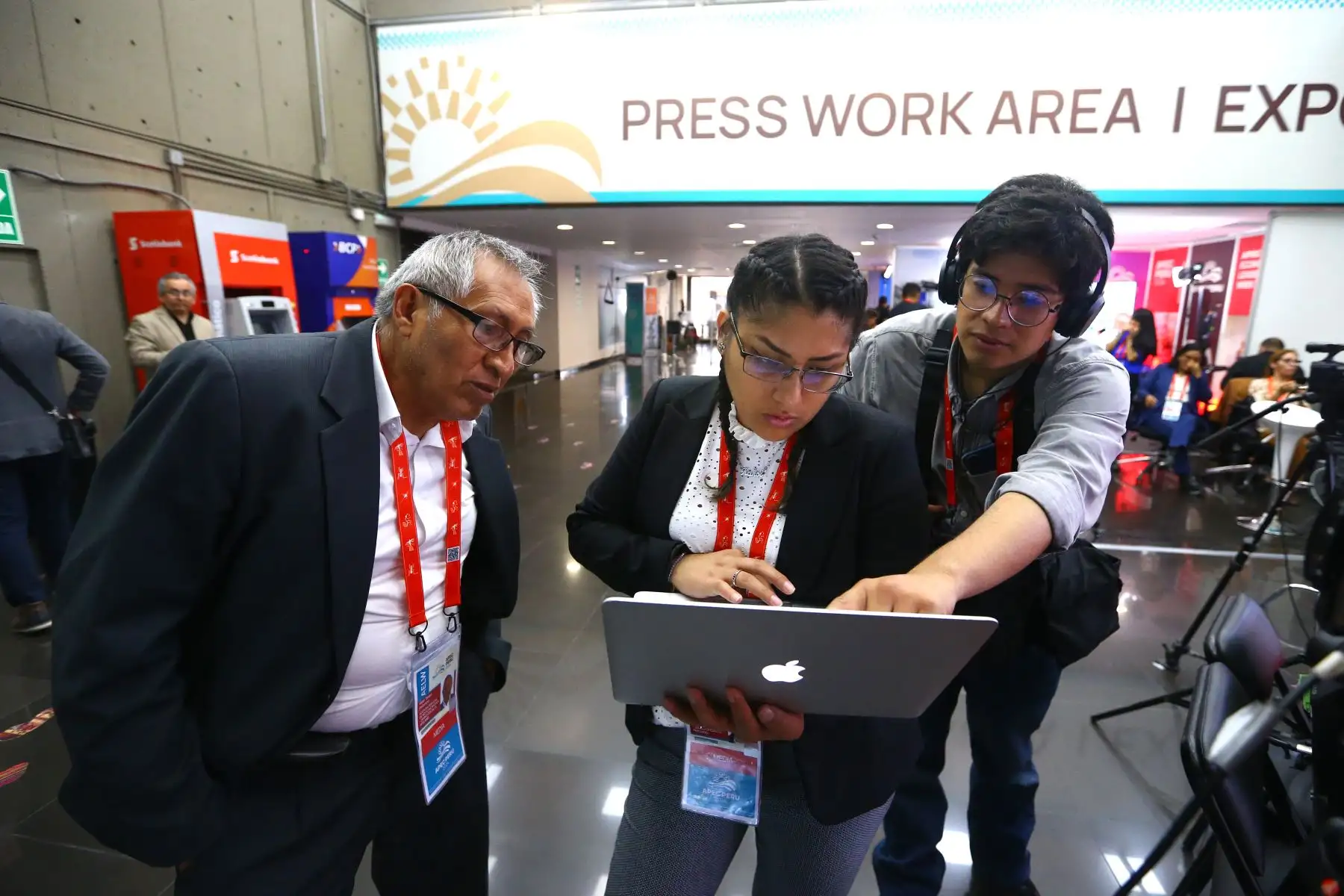 Periodistas de la Agencia de Noticias Andina y el Diario El Peruano realizaron una cobertura extraordinaria en el  Foro de Cooperación Económica Asia-Pacífico APEC Perú 2024, realizado en Lima. 
Foto: ANDINA/Eddy Ramos