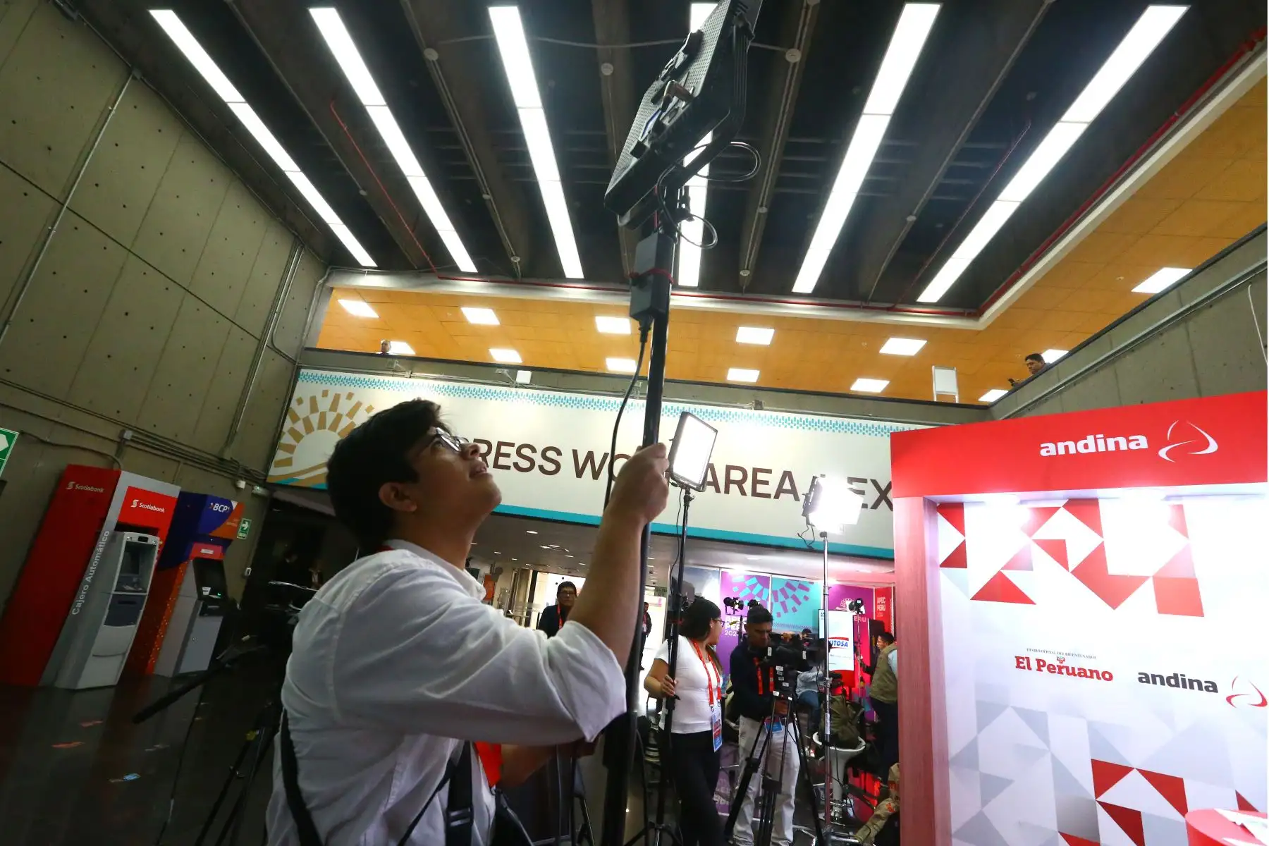 Periodistas de la Agencia de Noticias Andina y el Diario El Peruano realizaron una cobertura extraordinaria en el  Foro de Cooperación Económica Asia-Pacífico APEC Perú 2024, realizado en Lima. 
Foto: ANDINA/Eddy Ramos