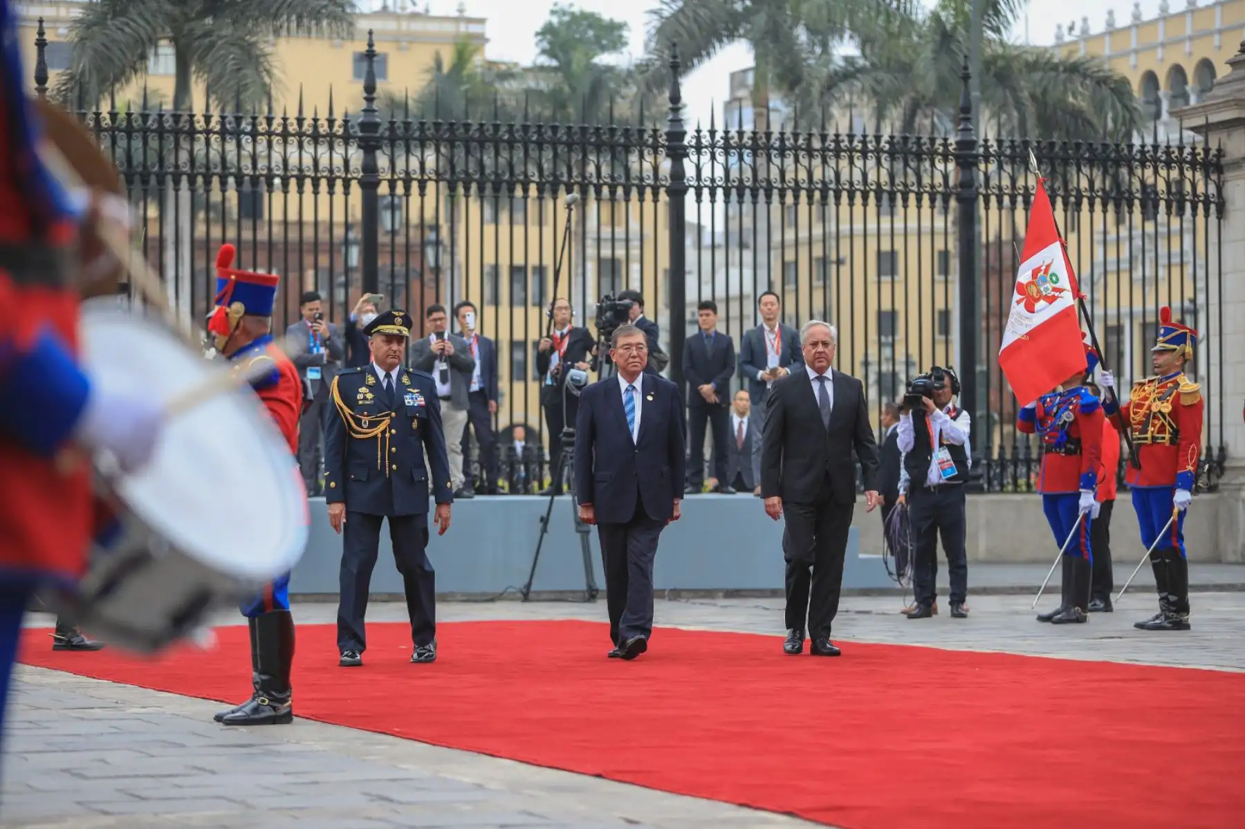 La presidenta de la república, Dina Ercilia Boluarte Zegarra, recibe al primer ministro de Japón, Shigeru Ishiba, en Palacio de Gobierno. Foto: ANDINA/Prensa Presidencia
