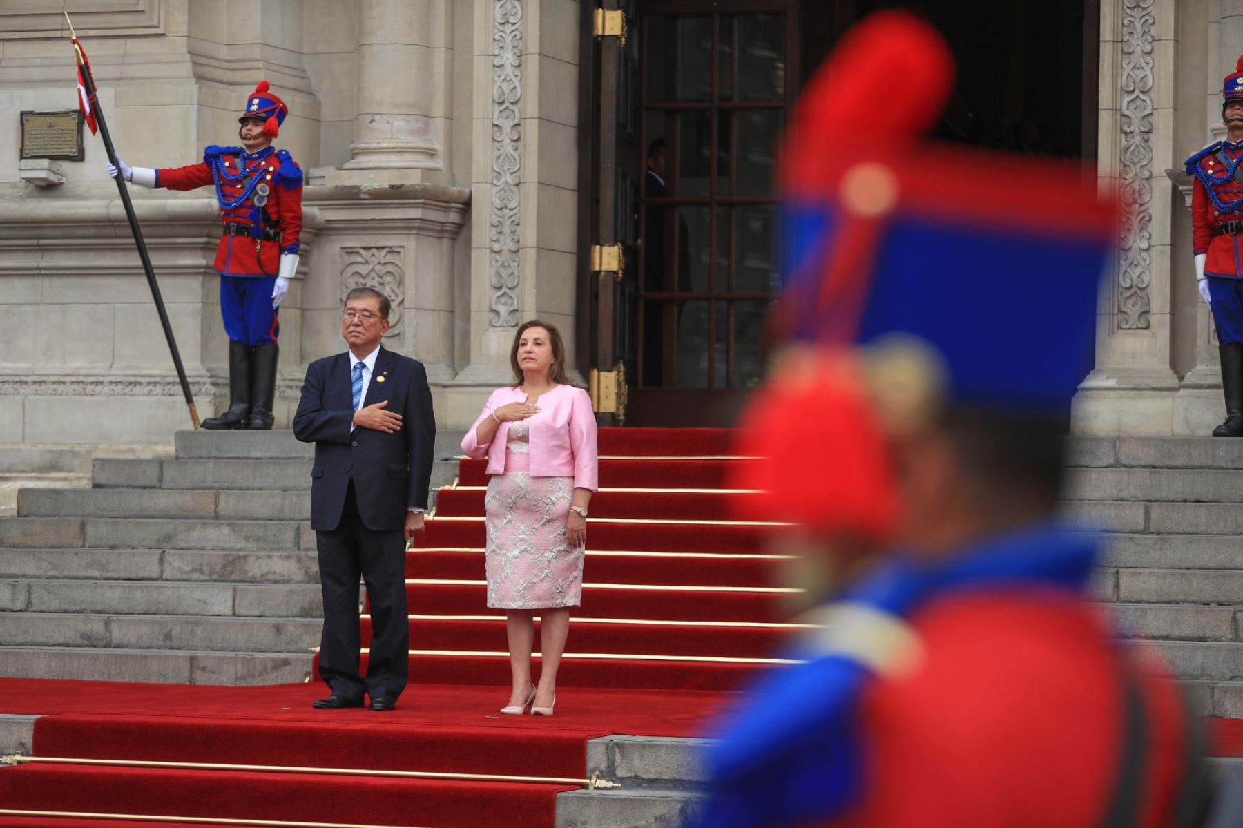 La presidenta de la república, Dina Ercilia Boluarte Zegarra, recibe al primer ministro de Japón, Shigeru Ishiba, en Palacio de Gobierno. Foto: ANDINA/Prensa Presidencia