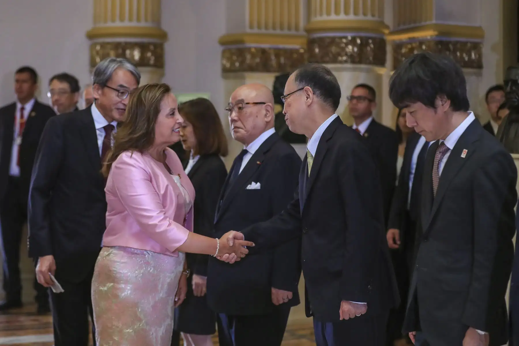 La presidenta de la república, Dina Ercilia Boluarte Zegarra, recibe al primer ministro de Japón, Shigeru Ishiba, en Palacio de Gobierno. Foto: ANDINA/Prensa Presidencia