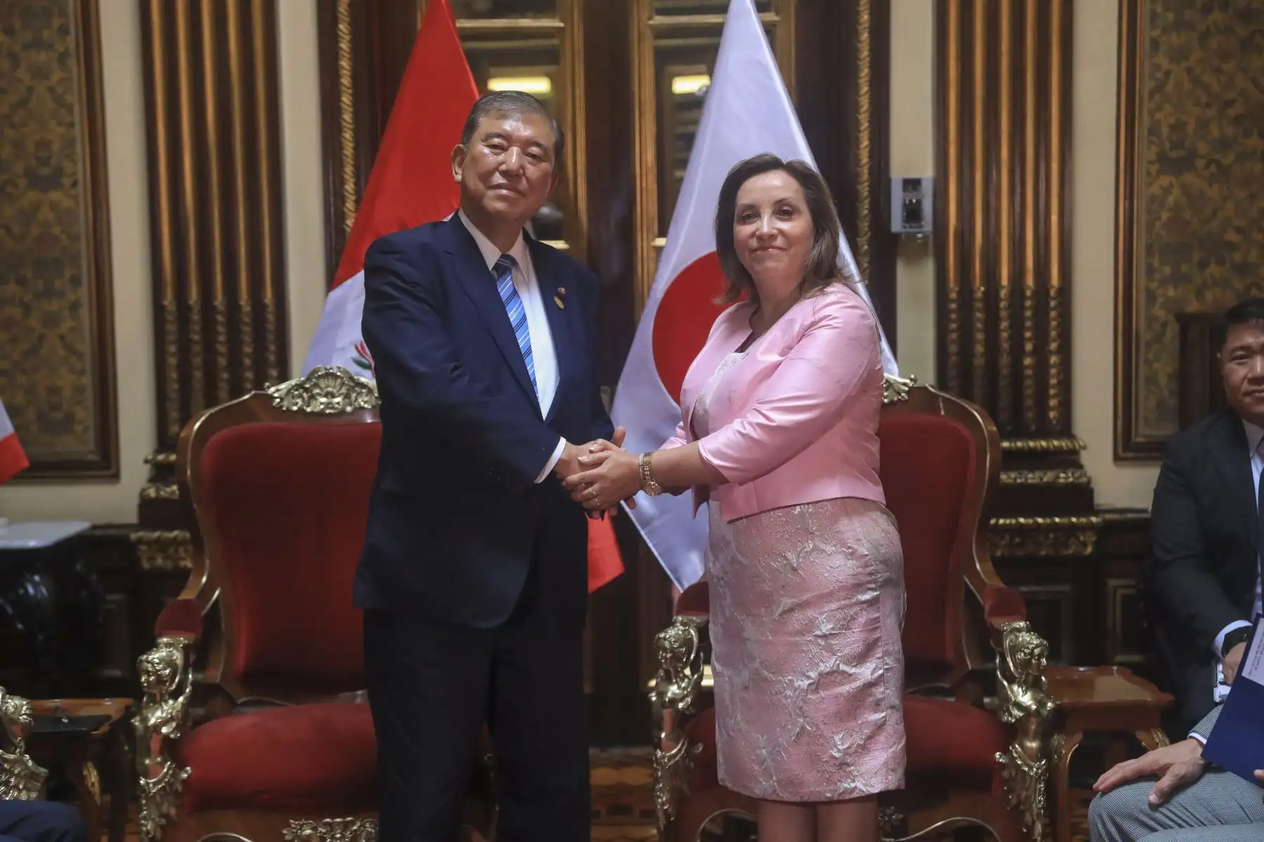 La Presidenta de la República, Dina Ercilia Boluarte Zegarra, recibe al primer ministro de Japón, Shigeru Ishiba, en Palacio de Gobierno. Foto: ANDINA/Prensa Presidencia.