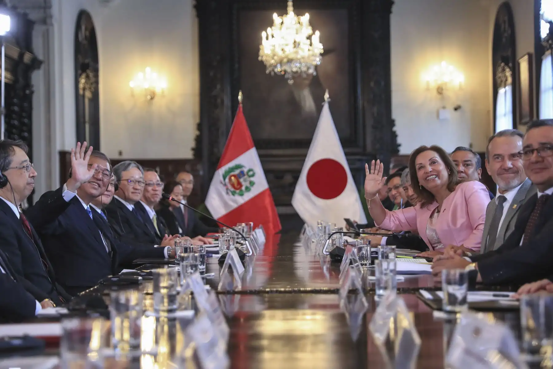 La presidenta de la república, Dina Ercilia Boluarte Zegarra, recibe al primer ministro de Japón, Shigeru Ishiba, en Palacio de Gobierno. Foto: ANDINA/Prensa Presidencia