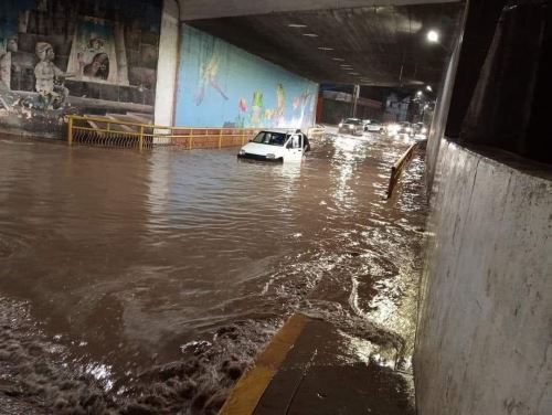 Varias calles de la ciudad de Cusco resultaron inundadas a consecuencia de la lluvia intensa de más de 18 horas que se registró en la ciudad imperial. ANDINA/Difusión