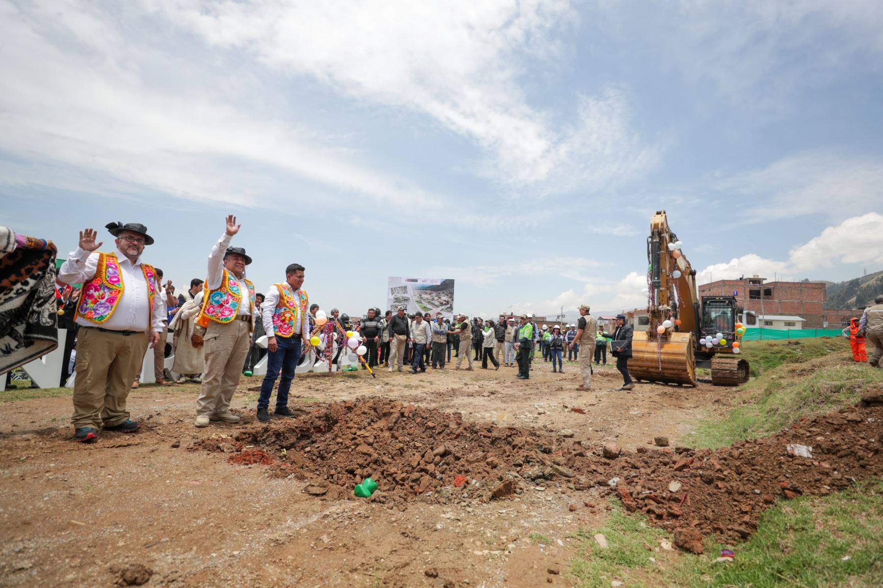 Presidente del Consejo de Ministros, Gustavo Adrianzén, da inicio a las obras del Parque Cultural del Bicentenario en Huancayo.