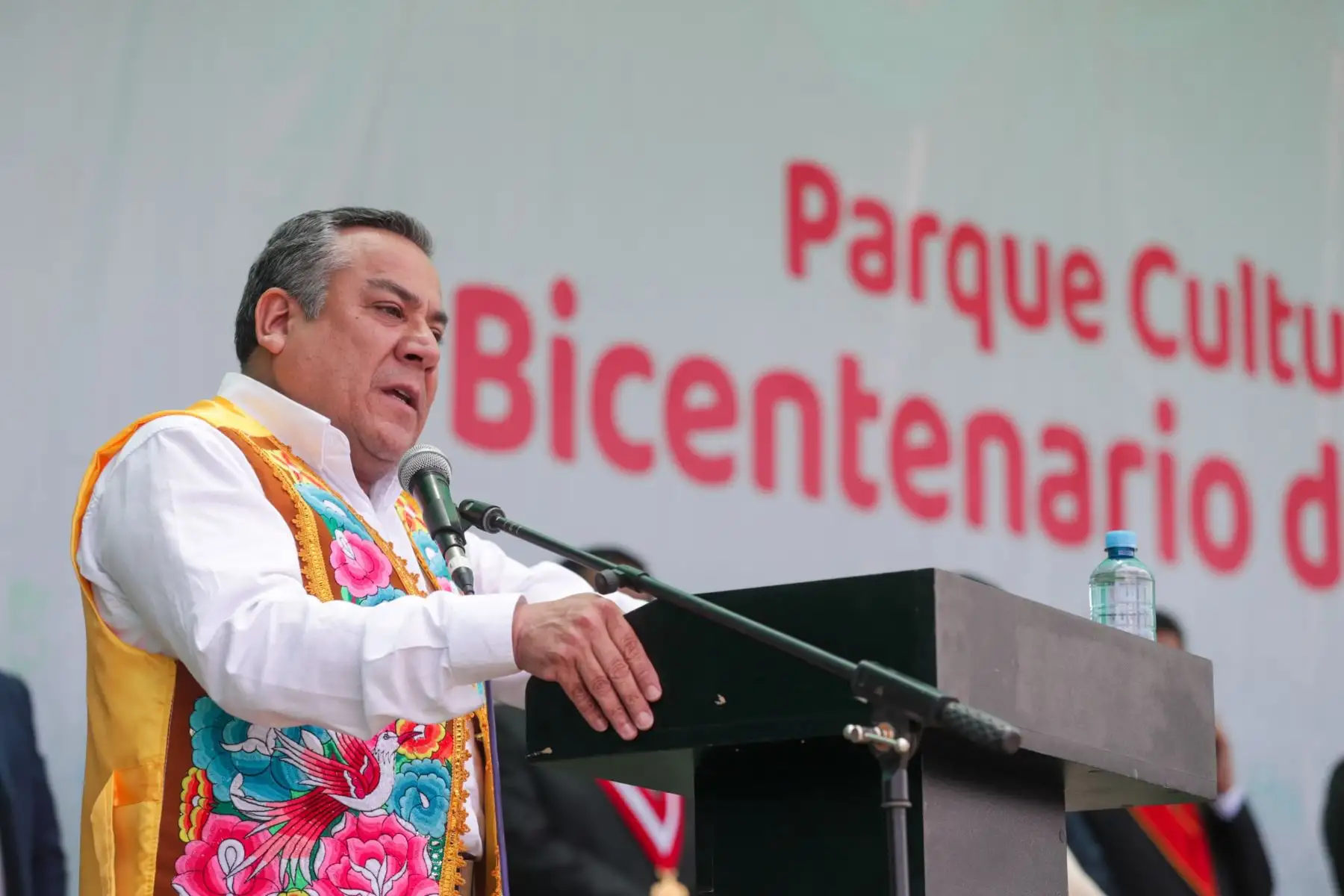La construcción del Parque Cultural Bicentenario de Junín, según indicó Adrianzén, tendrá una duración de un año y beneficiará de manera directa a más de 150 mil ciudadanos de Huancayo, con espacios dedicados para conservar la cultura tradicional, las danzas, los cantos y la alegría de los grupos musicales que hoy se reúnen en  plazuelas. Foto: PCM