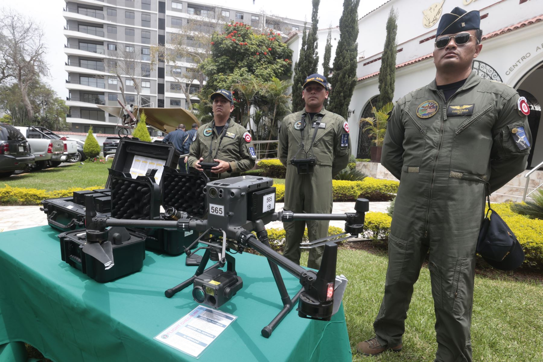 La Fuerza Aérea del Perú, ofrece una conferencia de Feria Internacional “SITDRONE Perú 2024 – Aire y Espacio”; acerca de la segunda edición de este evento que une a la comunidad aeronáutica nacional. En una plataforma dinámica que conecta a líderes de la industria, académicos, investigadores y emprendedores del sector de drones, aviación y tecnología satelital.Foto: ANDINA/Vidal Tarqui