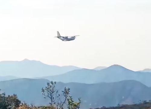 Con ayuda de un avión Spartan buscan extinguir un incendio forestal que se registra en la provincia de Huancabamba, en la sierra de Piura. ANDINA/Difusión