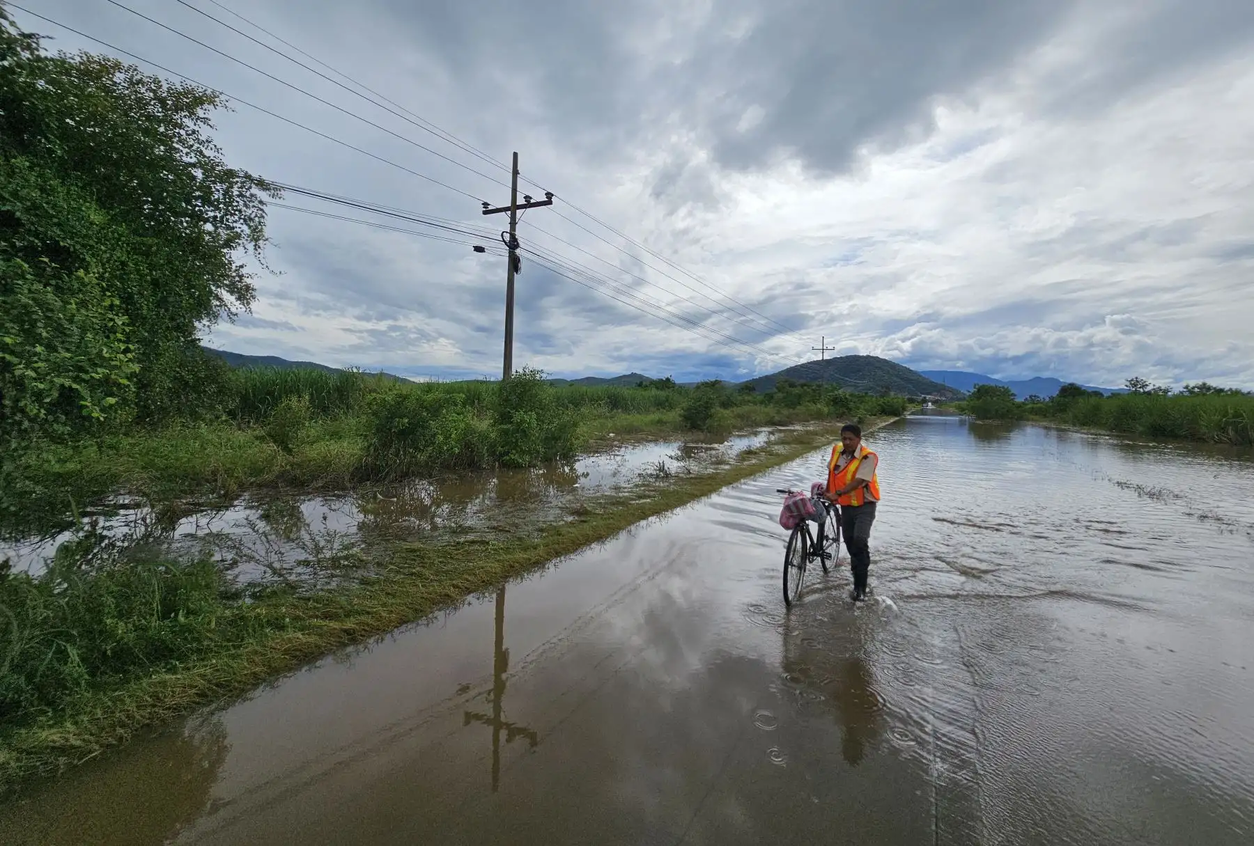 La tormenta tropical Sara dejó dos muertos y más de 120.000 afectados en Honduras y otros dos fallecidos en Nicaragua, tras cruzar por el norte de Centroamérica y debilitarse en el sur de México, informaron este lunes las autoridades. Foto: AFP