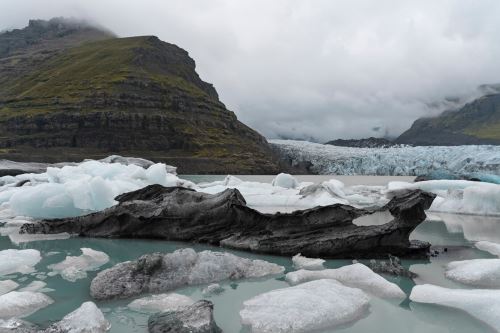 El calentamiento global y el retroceso de los glaciares amenaza no solo la disponibilidad y calidad de agua para la agricultura y el consumo humano, sino que también impacta los medios de vida de la población y amenaza a la biodiversidad. Foto: ANDINA/Inaigem